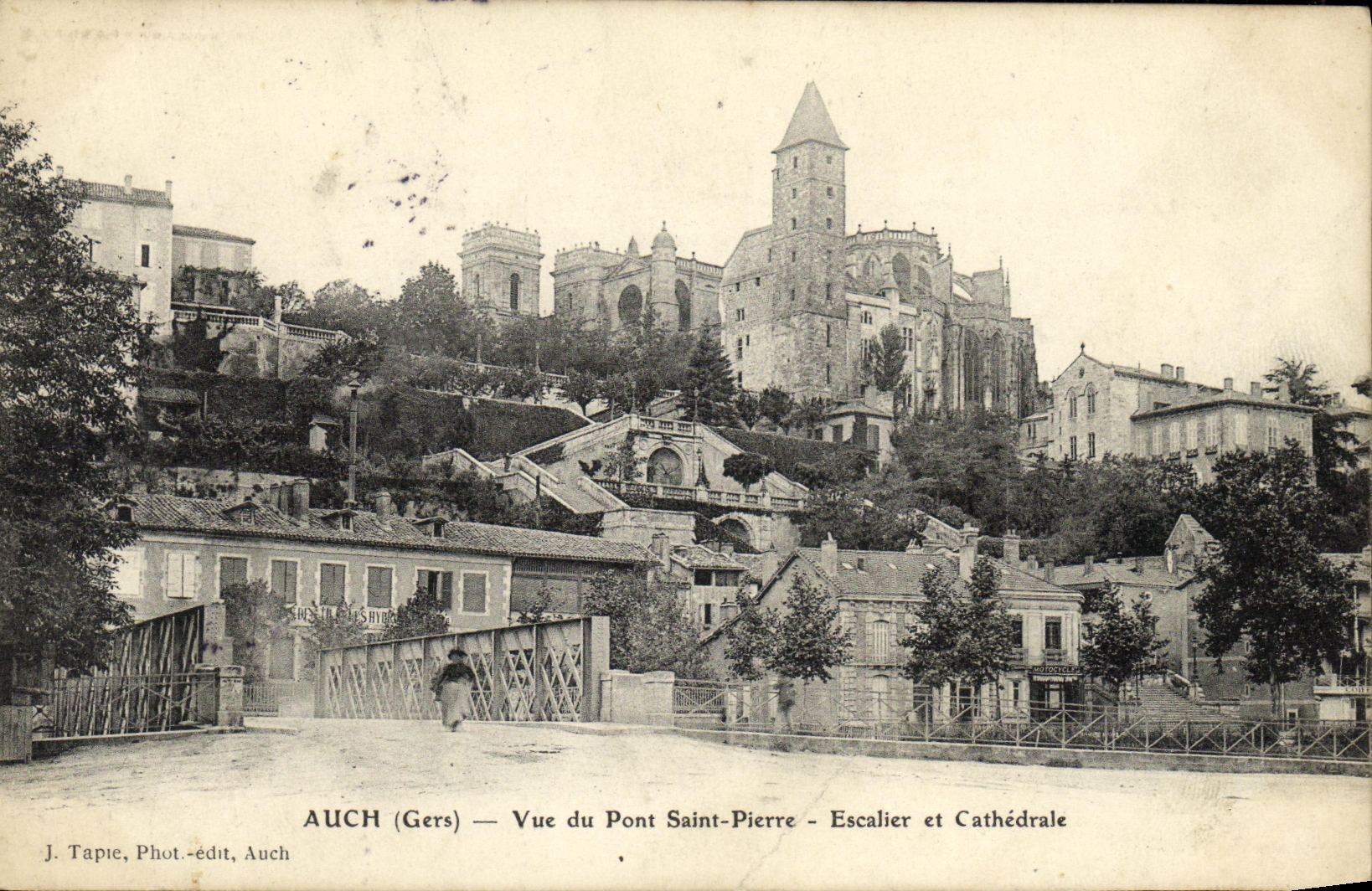 CPA Auch Vue du Pont Saint Pierre Escalier et Cathedrale