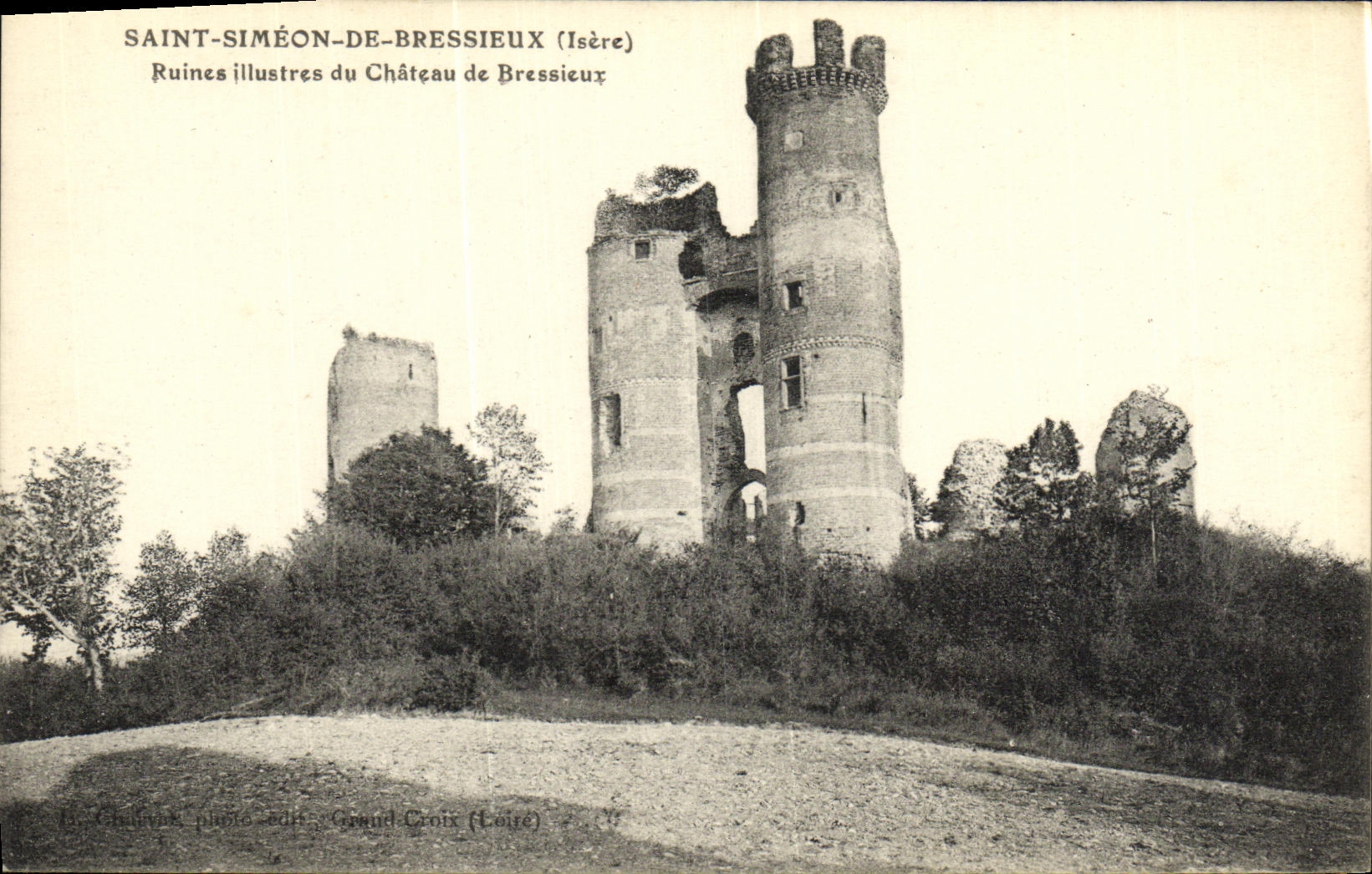 Saint-Siméon-de-Bressieux (Isère) — Ruines illustres du Château de Bressieux — photo édit. Grand-Croix (Loire)