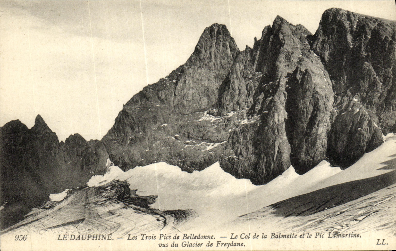 CPA Les Trois Pics de Belledonne Le Col de la Balmette et le Pic Lamartine vus du glacier de Freydane