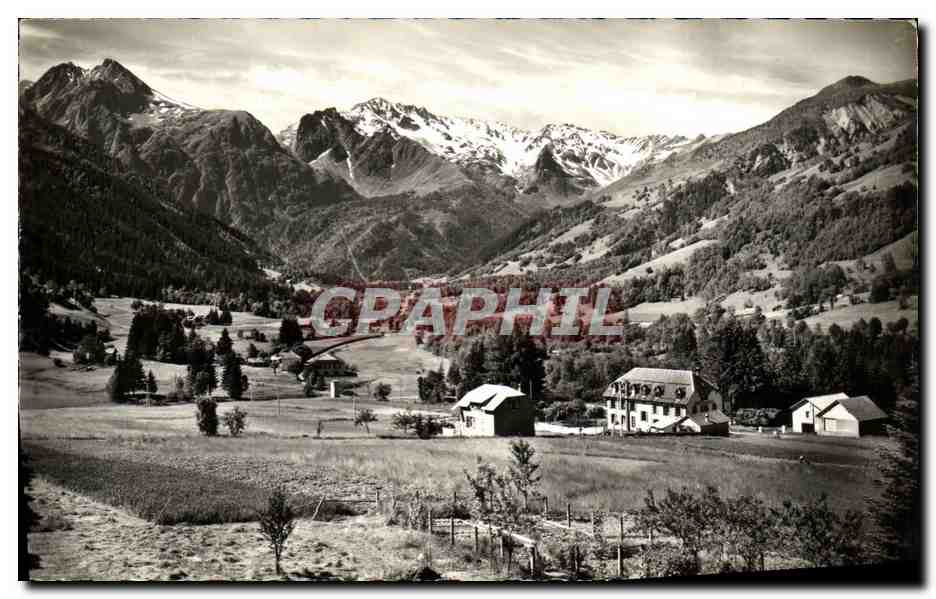 Les Hôtels du Curtillard — Station Estivale et le Massif des Sept-Laux — Éditions Albert Heuguer