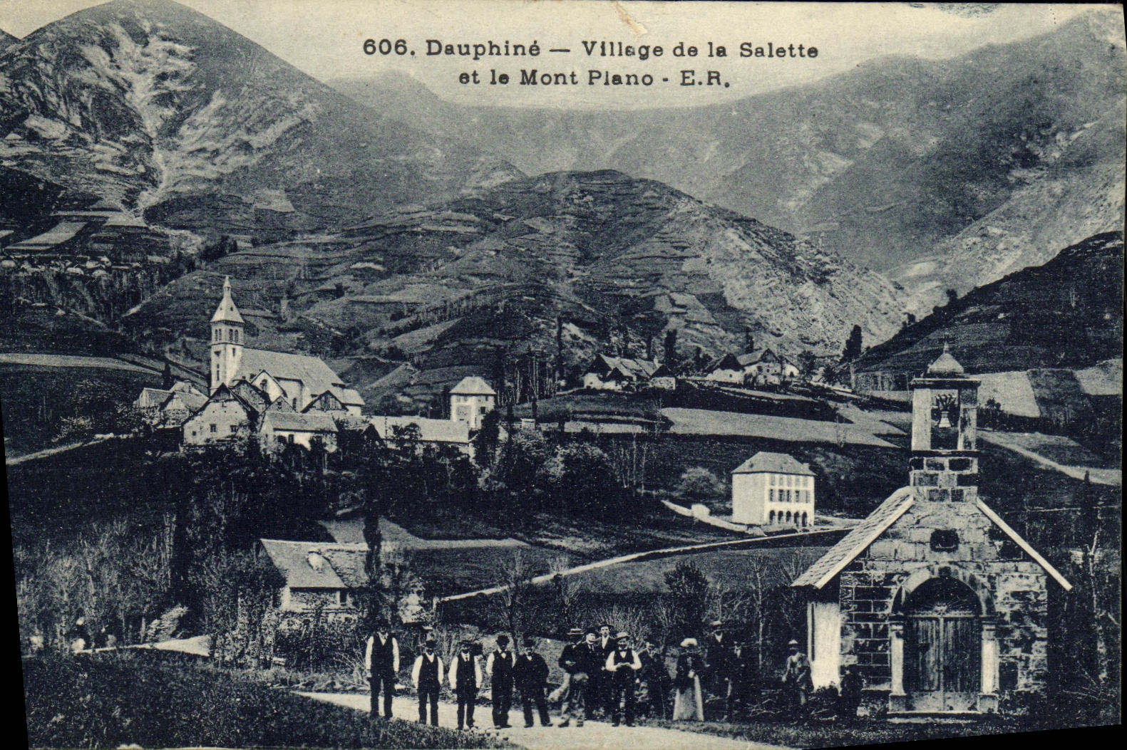 CPA Dauphine Village de La Salette et le Mont Plano