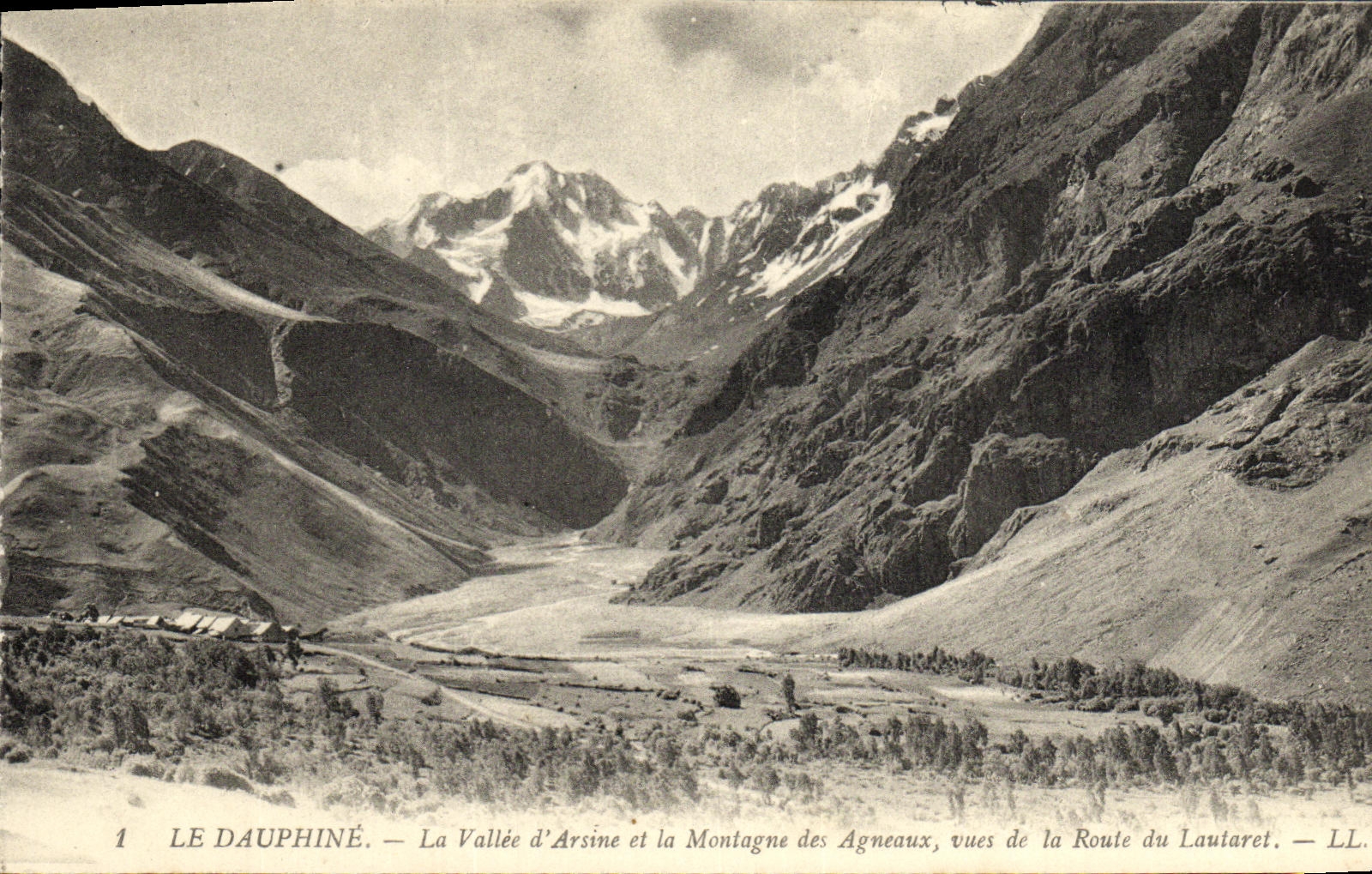 Le Dauphiné — Vallée d'Arsine et Montagne des Agneau, vues de la Route du Lautaret — LL