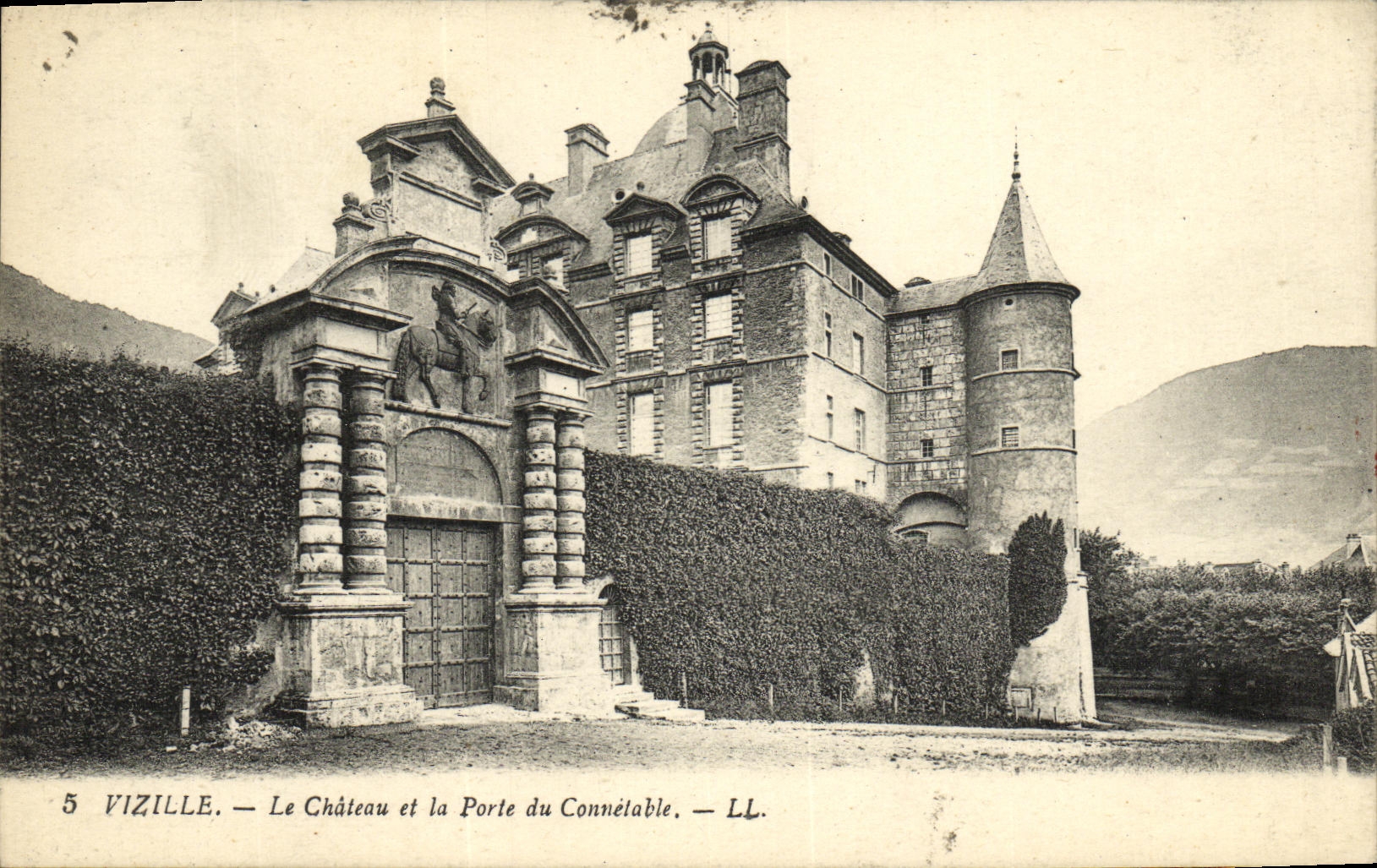 CPA Vizille Le Chateau et la Porte du Connetable