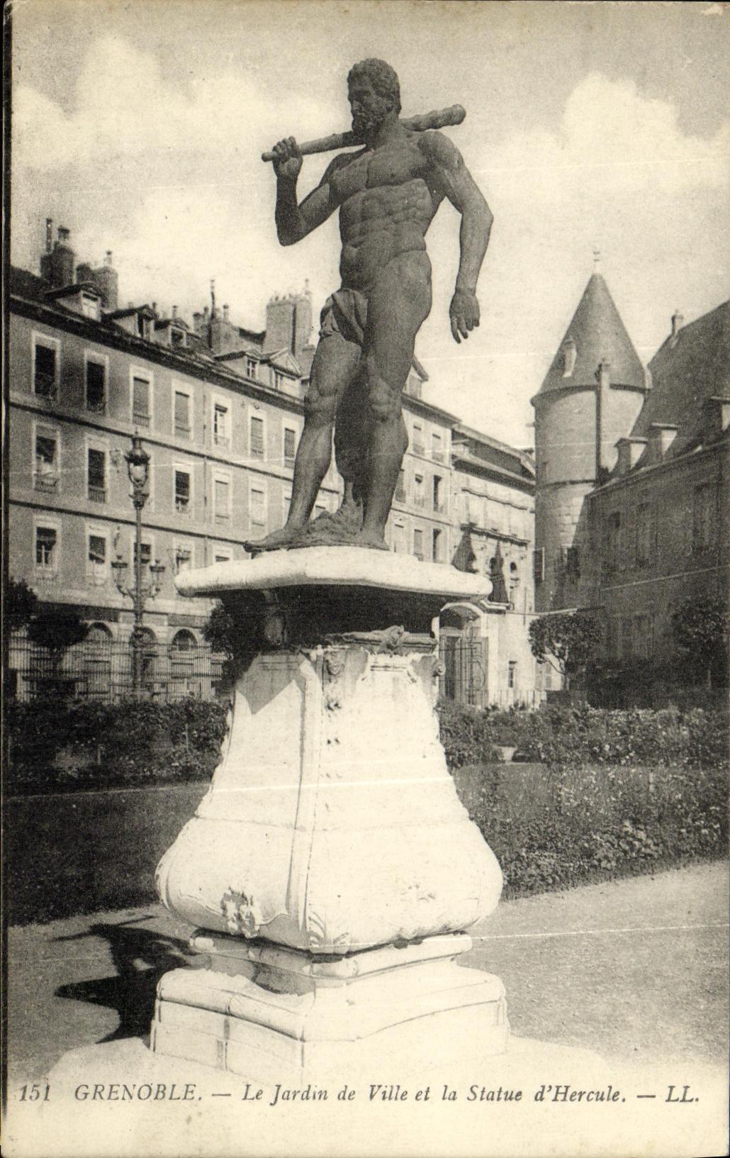 CPA Grenoble Le Jardin de Ville et la Statue d Hercule