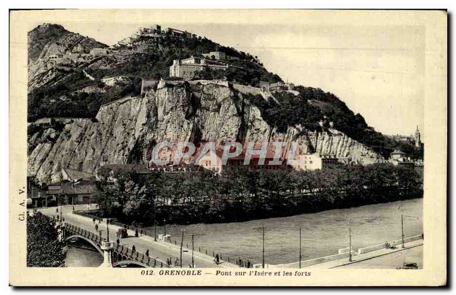 CPA Grenoble Pont sur l lsere et les forts