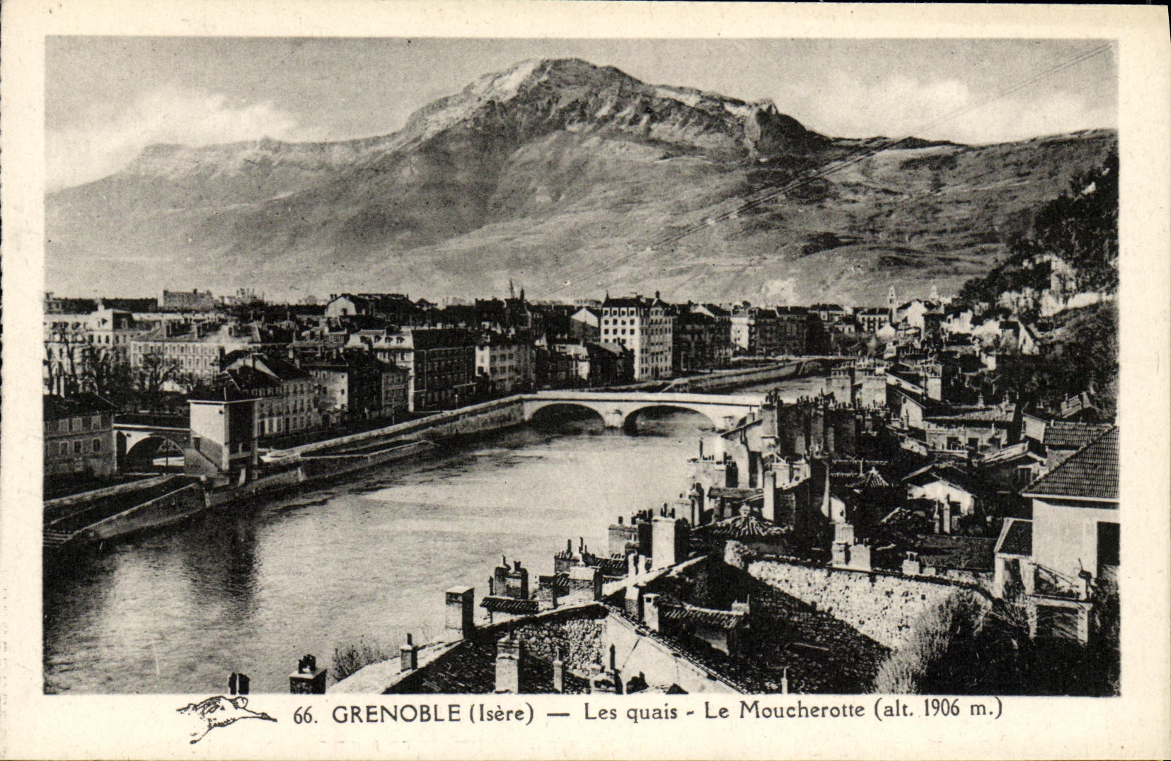 Grenoble (Isère) — Les quais - Le Moucherotte (alt. 1906 m.)