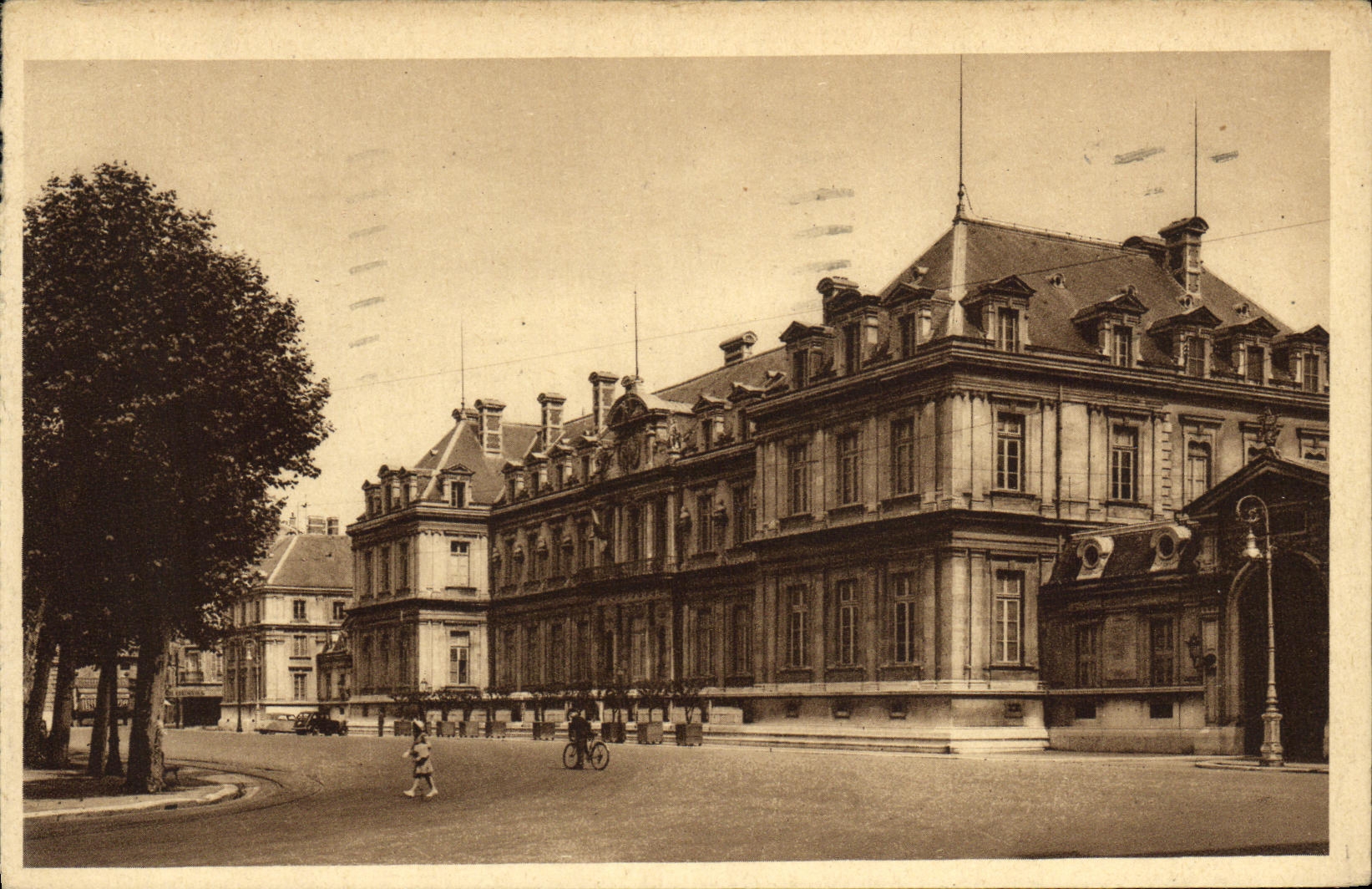 The Prefecture - Place de Verdun — Grenoble — Printed in France