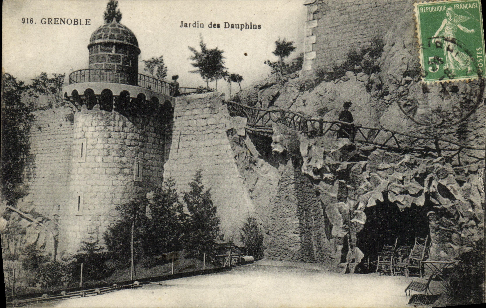 CPA Grenoble Jardin des Dauphins
