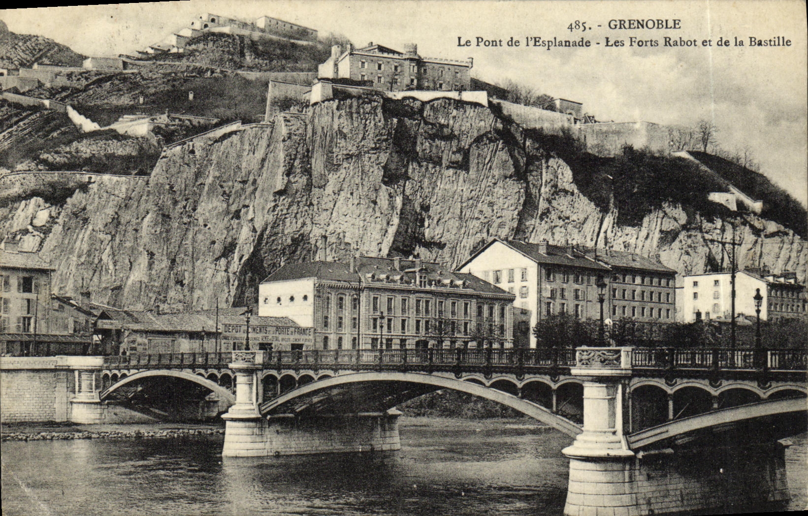 Grenoble — Le Pont de l'Esplanade — Les Forts Rabot et de la Bastille — Dépôt d'Éléments Postes France
