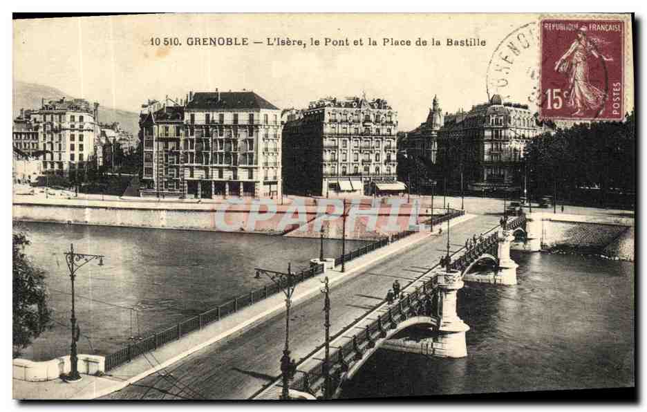 CPA Grenoble L Isere le Pont et le Place de la Bastille