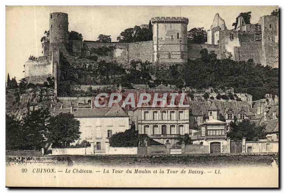 CPA Chinon Le Chateau La Tour du Moulin et la Tour de Boissy