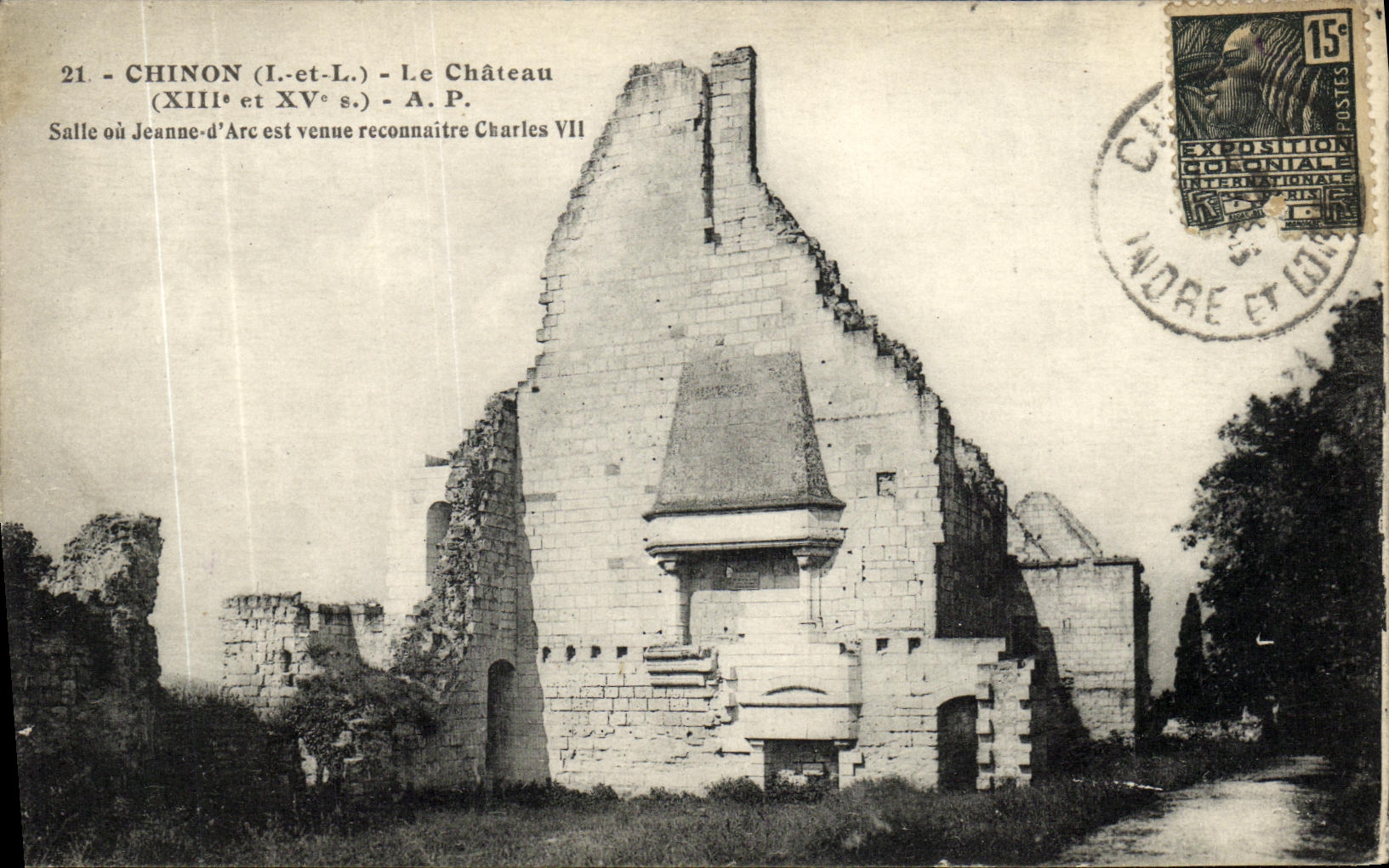 CPA Chinon Le Chateau Salle ou Jeanne d ARc est venue reconnaitre Charles VII