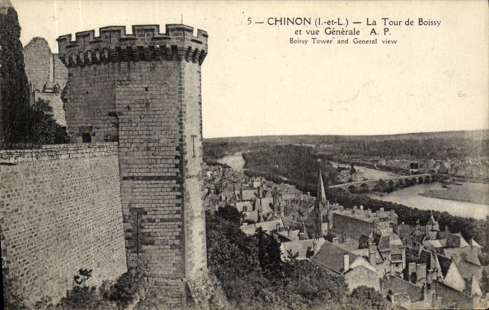 CPA Chinon La Tour de Boissy et vue generale