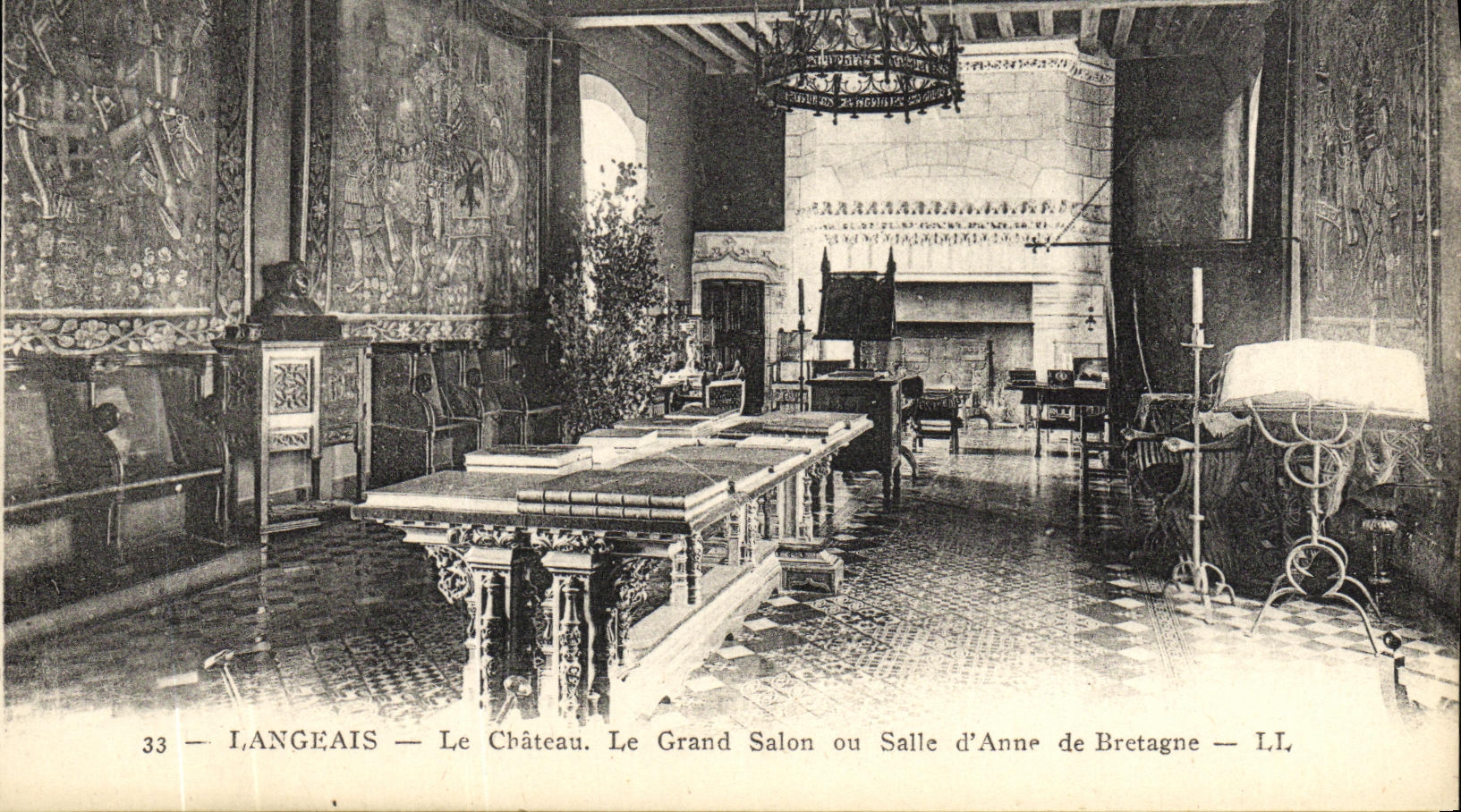 CPA Langeais Le Chateau Le Grand Salon ou Salle d Anne de Bretagne