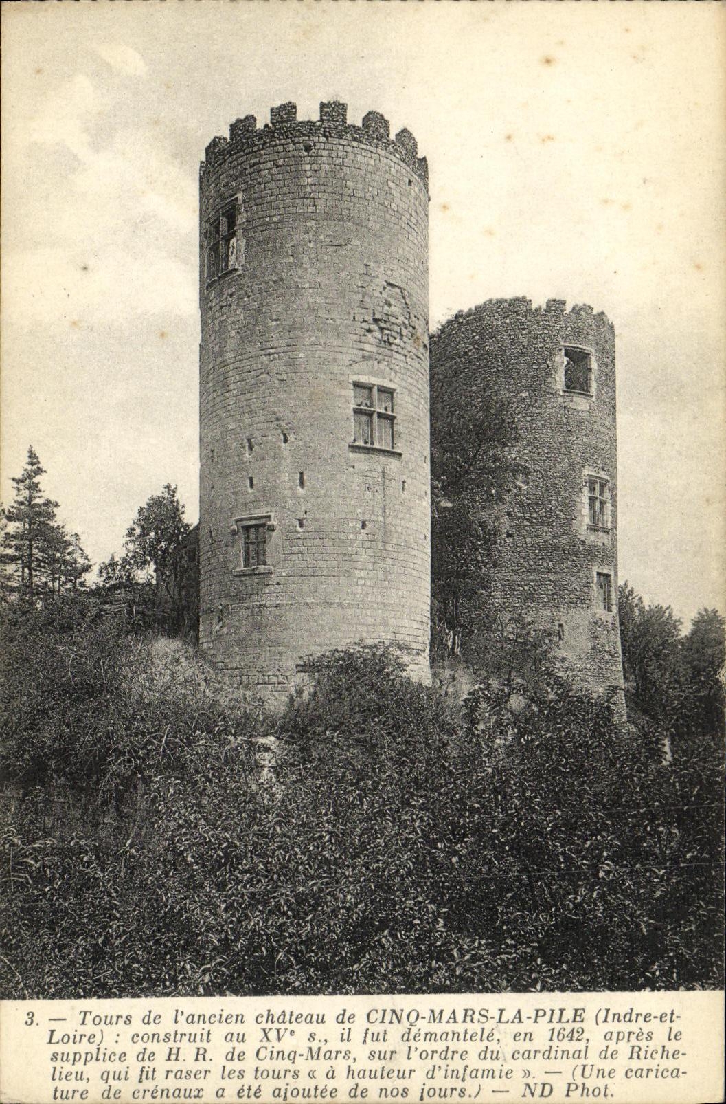 CPA Tours de l ancien chateau de Cinq Mars La pile