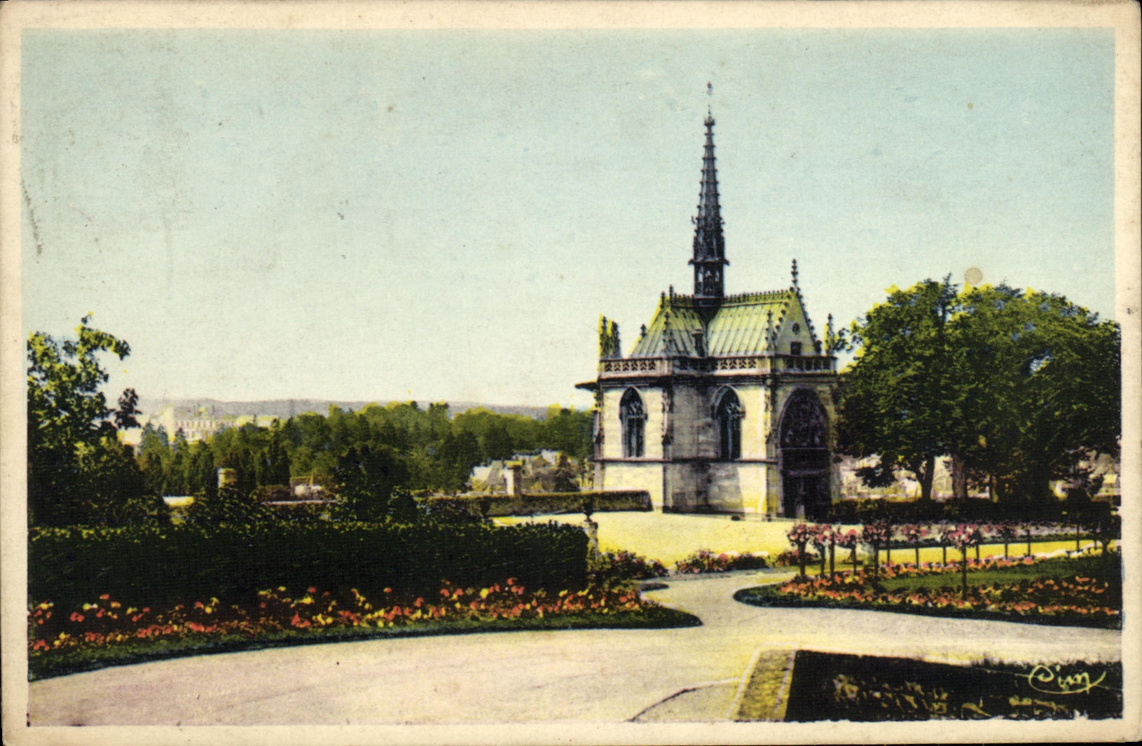 CPA Amboise Le Chateau La chapelle St Hubert et la vallee de la Loire