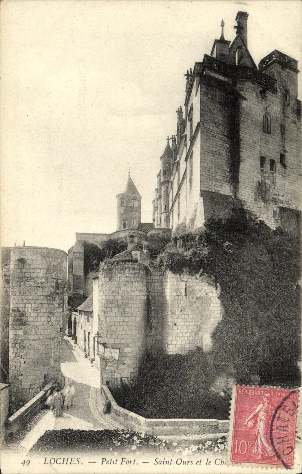 CPA Loches Porte Fort Saint Ours et le chateau