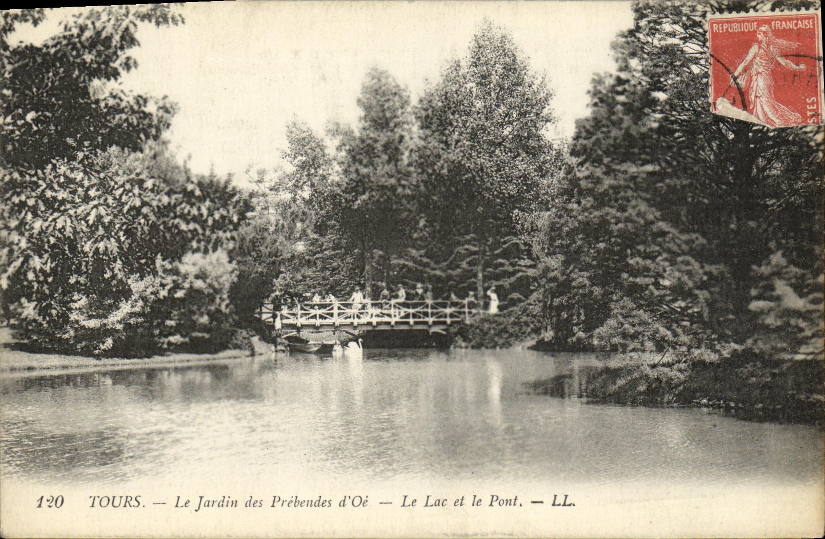 CPA Tours Le Jardin des Prebendes d Oe Le Lac et le Pont