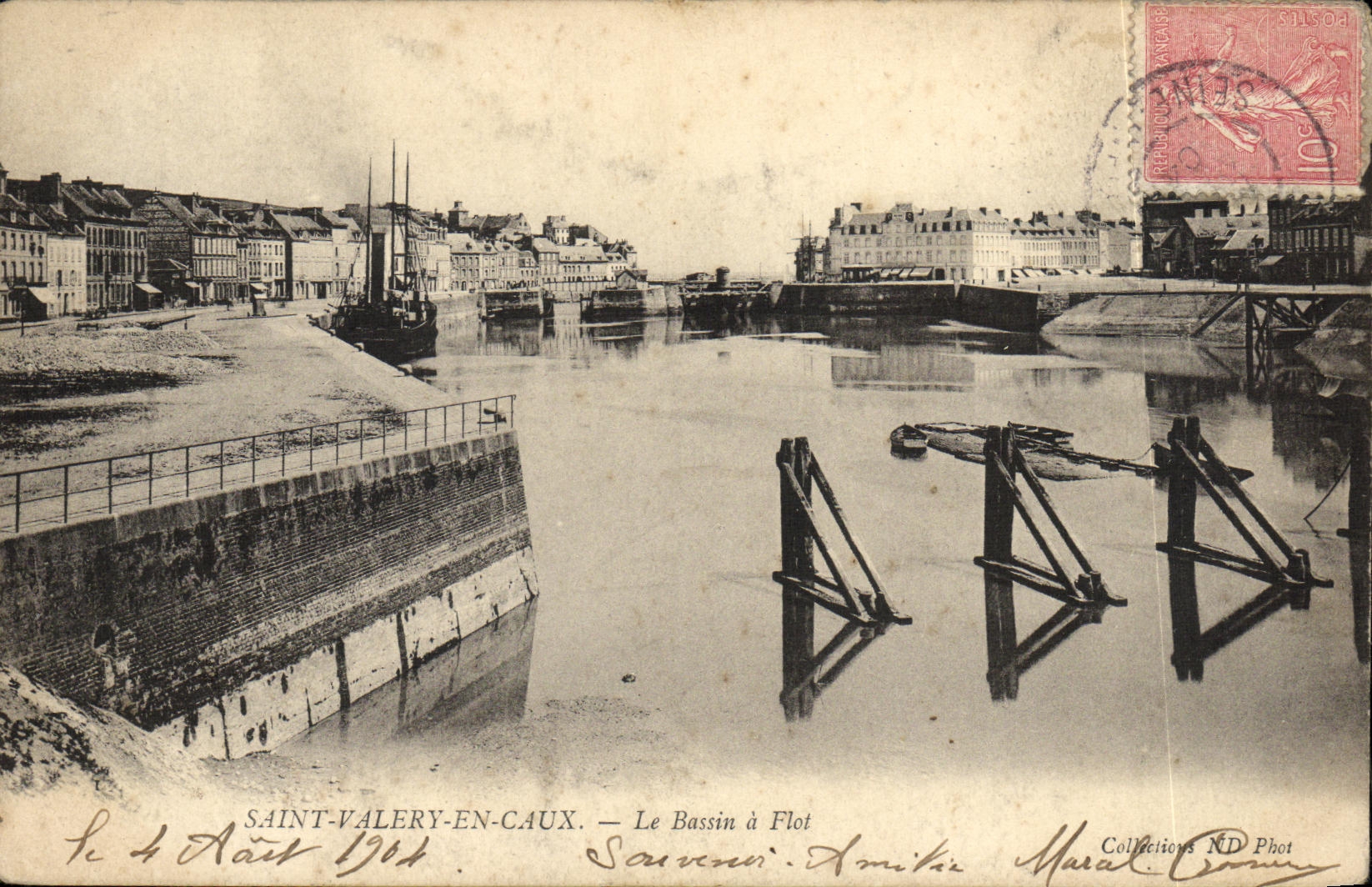 CPA St Valery en Caux Le Bassin a Flot