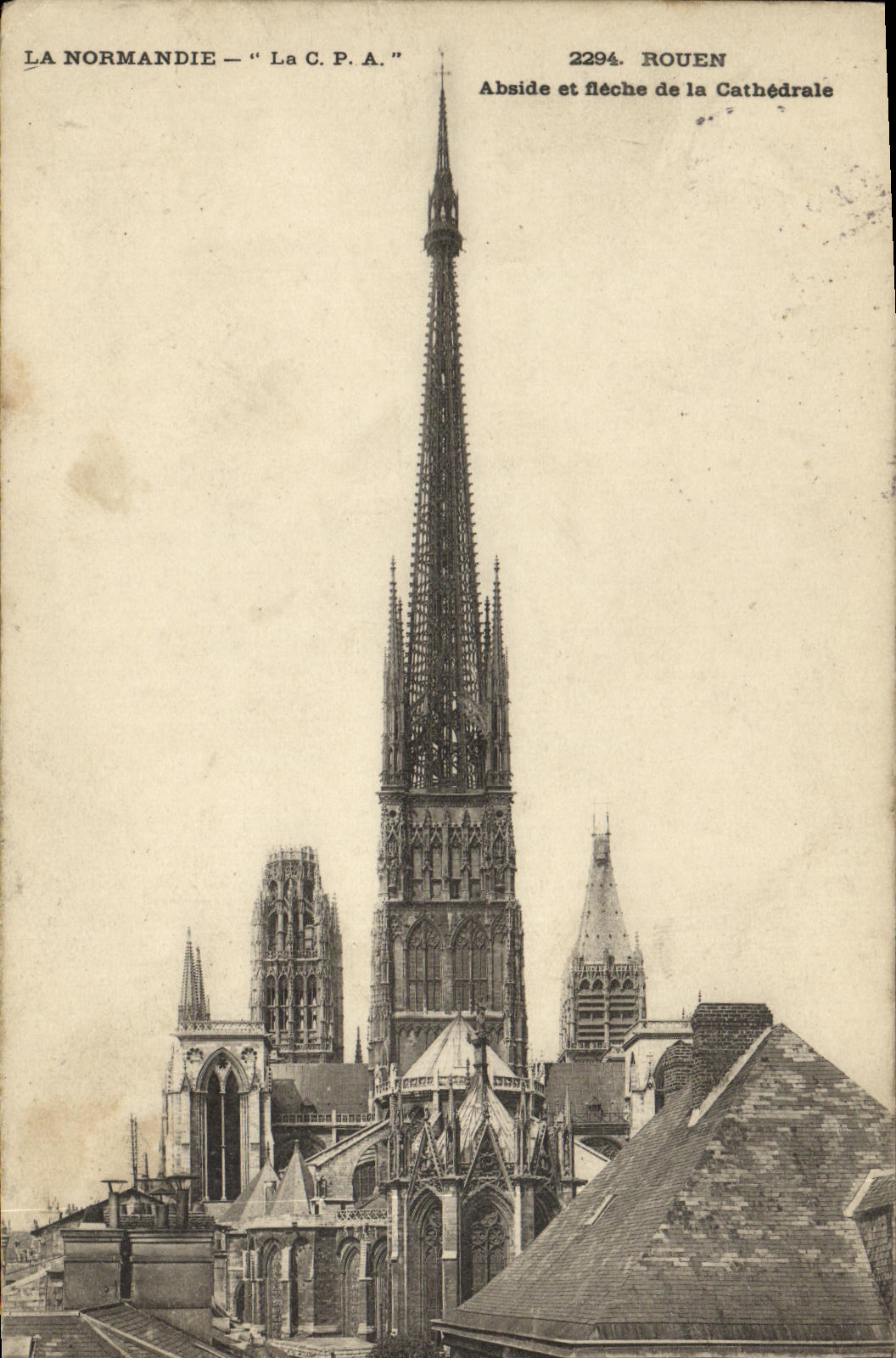 CPA Rouen Abside et Fieche de la Cathedrale