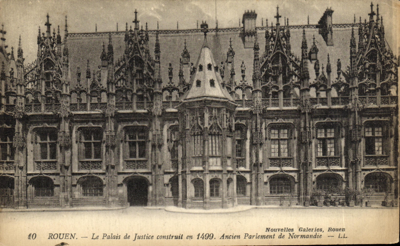 CPA Rouen Le Palais de Justice Construit en 1499 Ancien parlement de Normandie