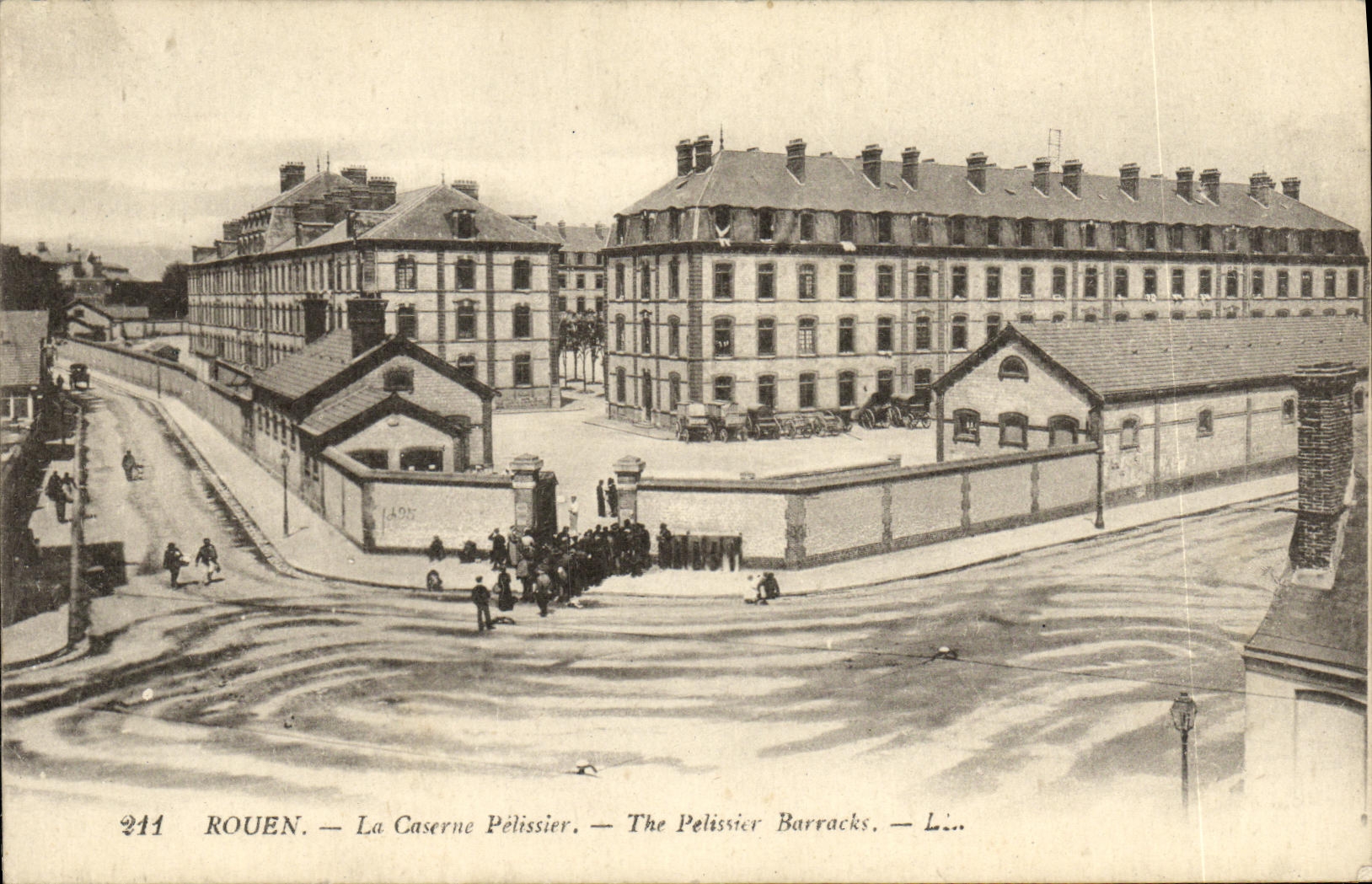 CPA Rouen La Caserne Pelissier Militaria