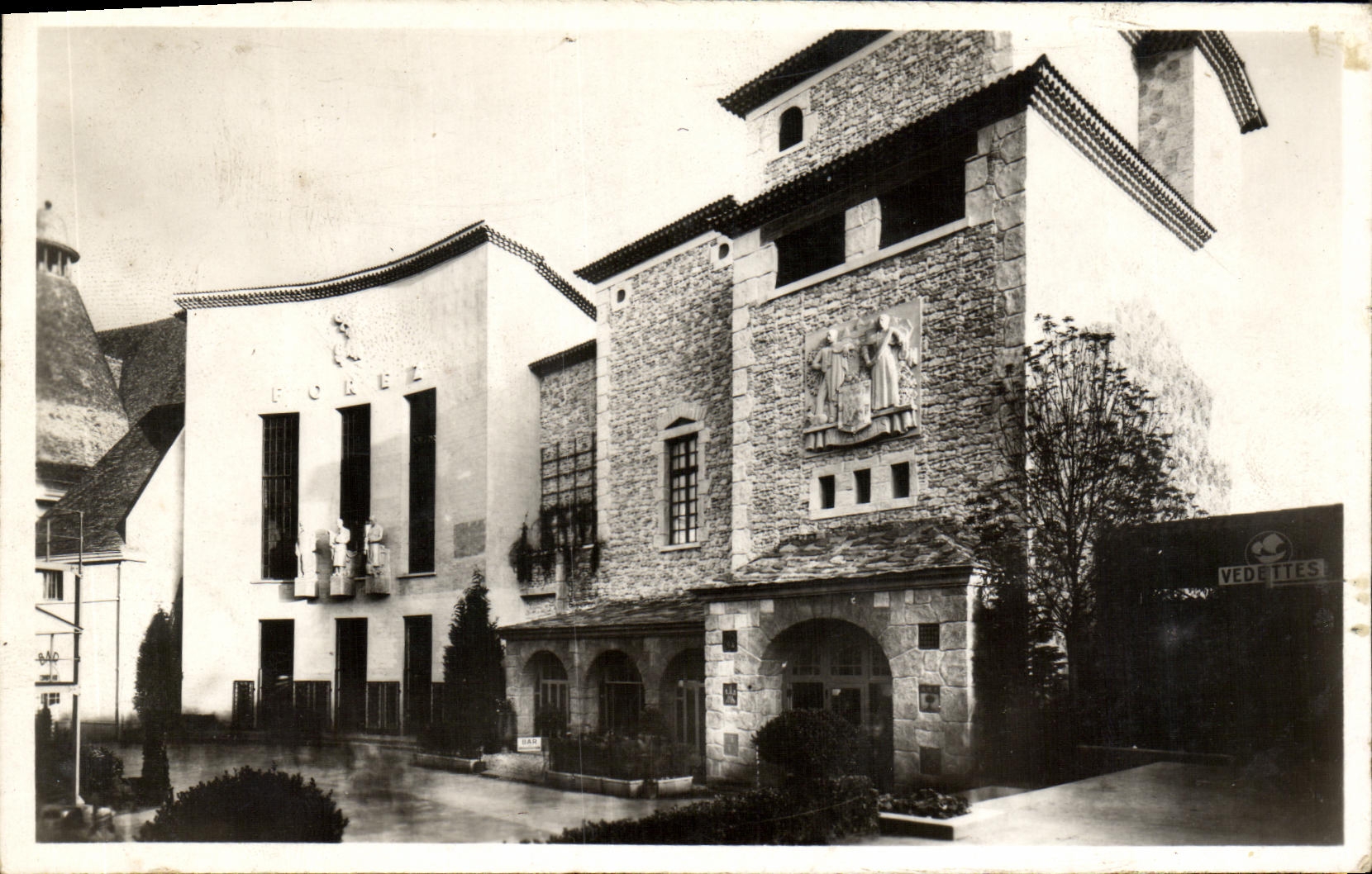 CPA Paris Exposition internationale 1937 Centre regional Pavillon Forez Vivarais 