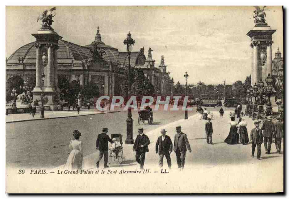 CPA Paris Le Grand Palais et la Pont Alexandre III