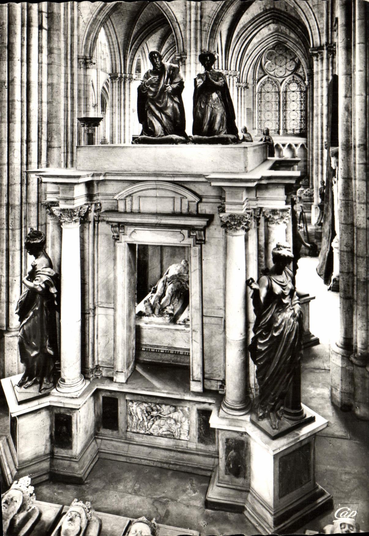 Basilique de Saint-Denis — Tombeau de Henri II et de Catherine de Médicis — C* des Arts Photomécaniques