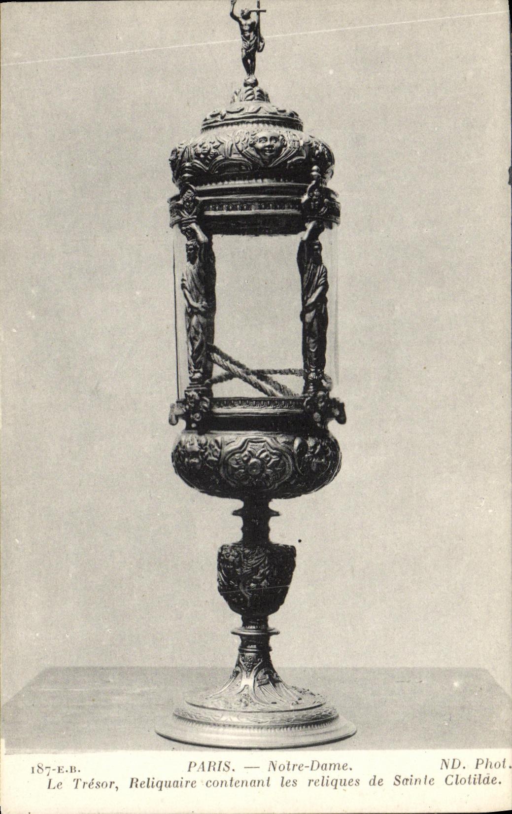 CPA Paris Notre Dame Le Tresor Reliquaire contenant les reliques de Sainte Clotilde