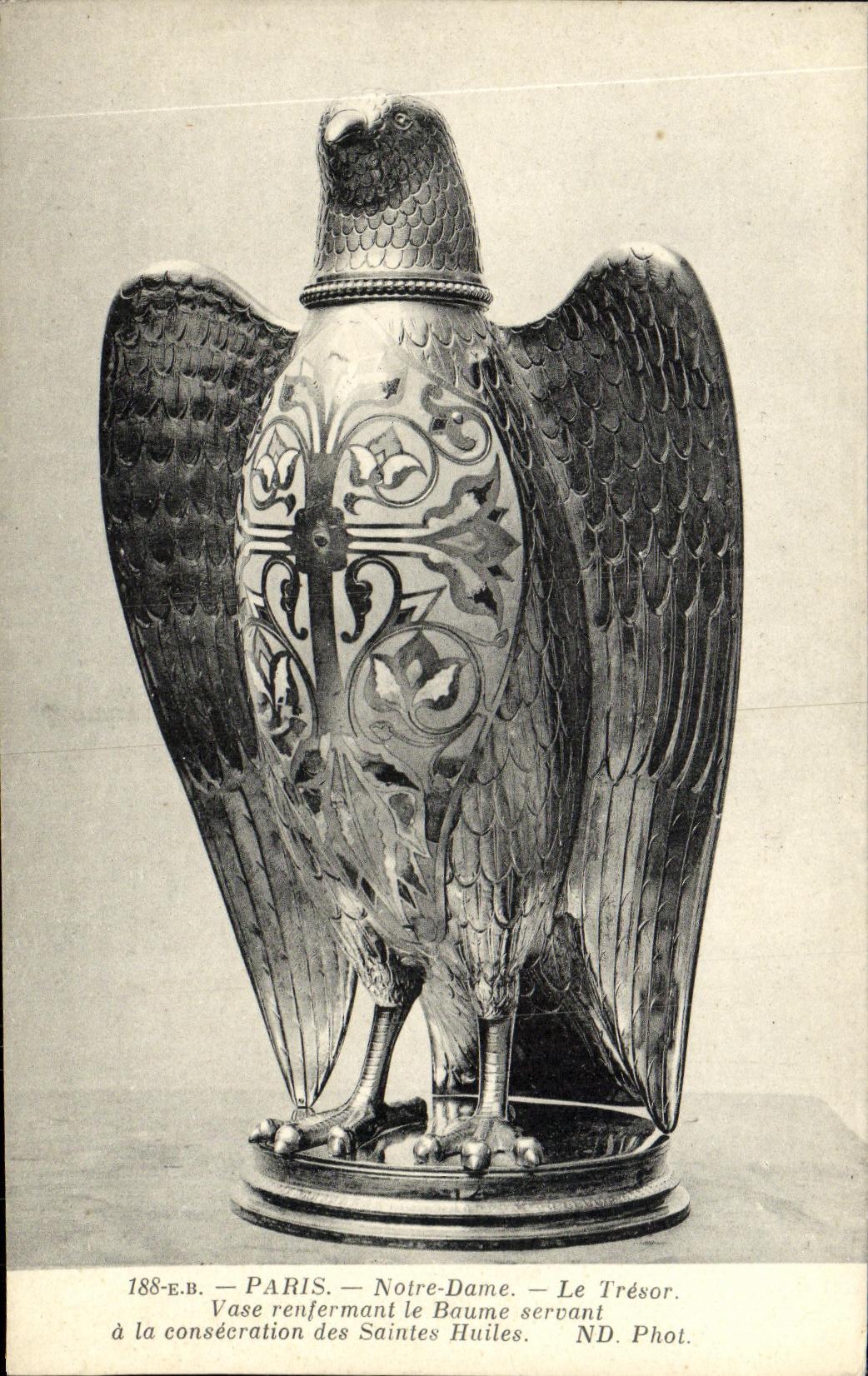 CPA Paris Notre Dame Le Tresor Vase renfermant le baume servant a la consecration des saintes huiles Aigle