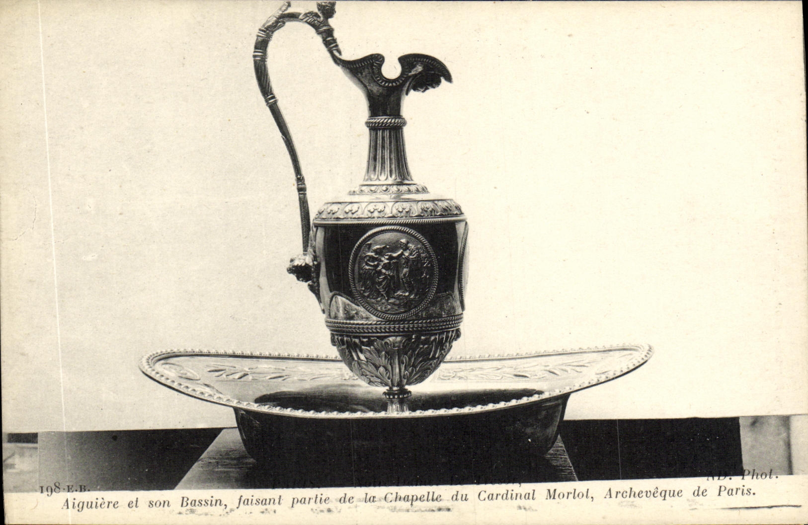 CPA Paris Notre Dame Le Tresor Aiguier et son bassin