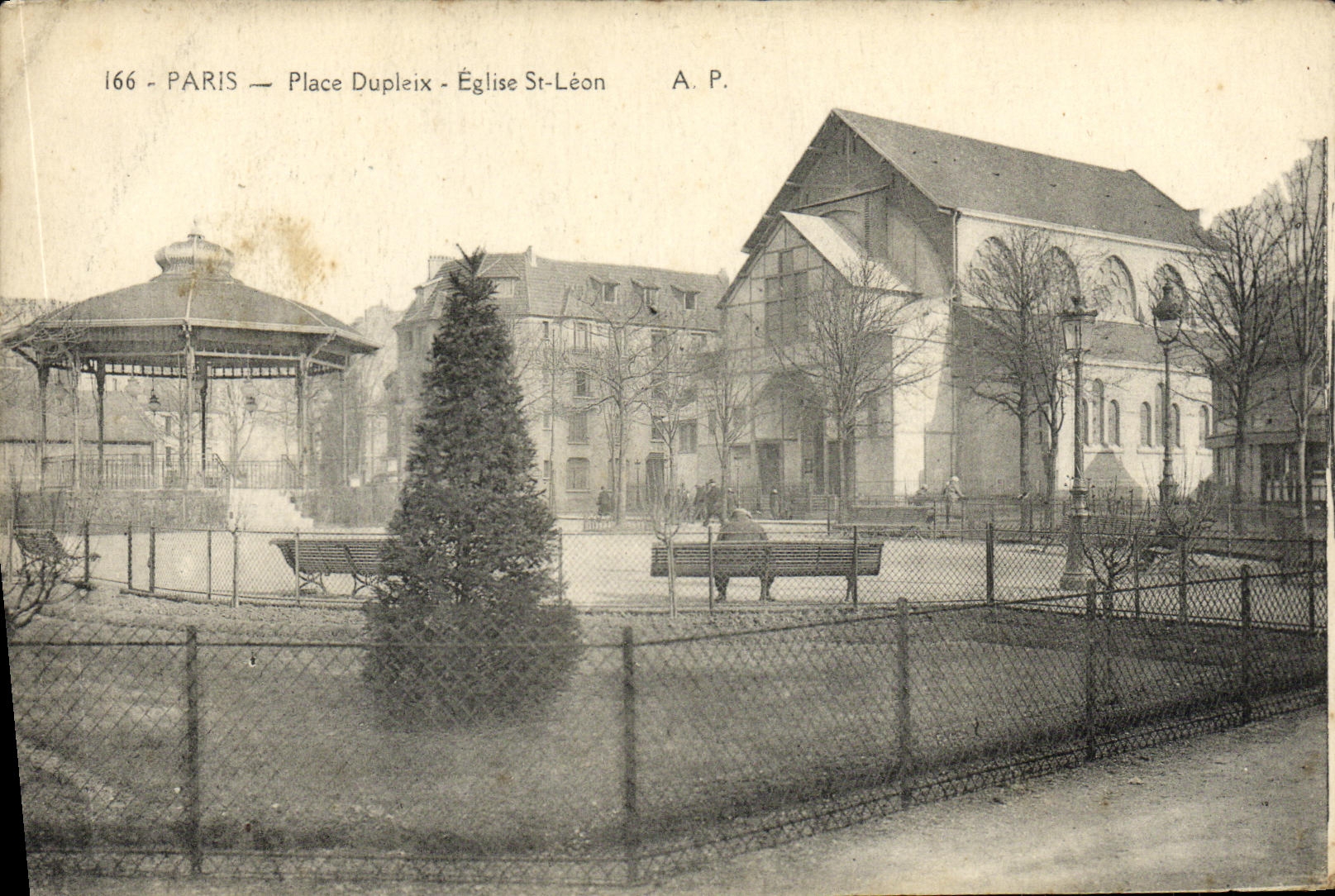 CPA Paris Place Dupleix Eglise St Leon