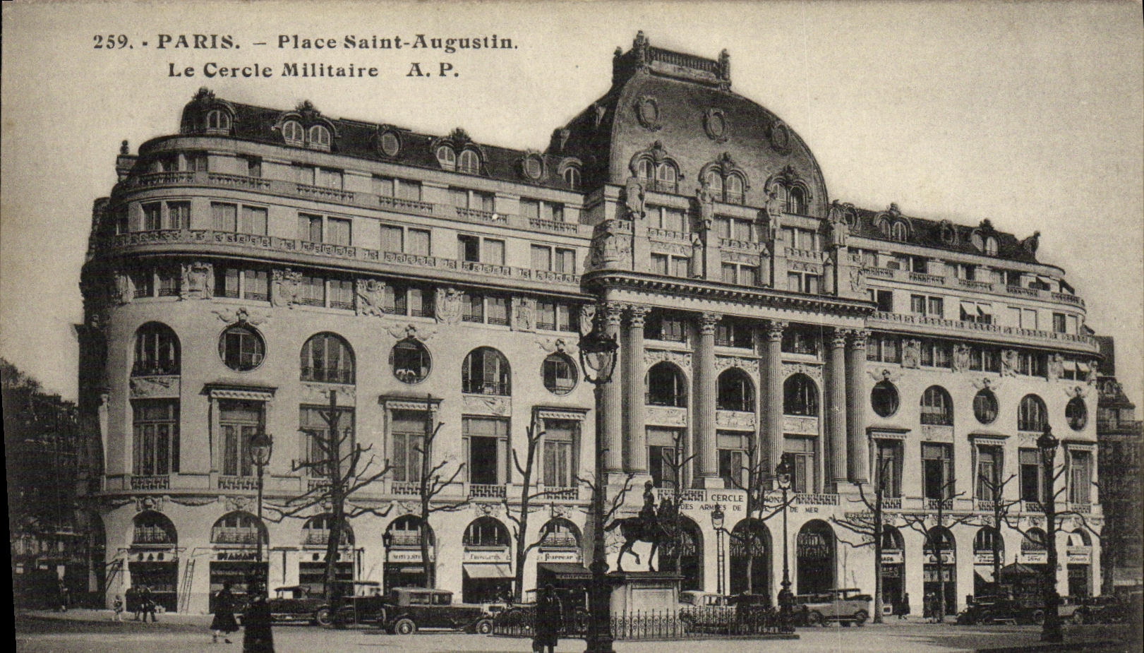 CPA Paris Place Saint Augustin Le cercle militaire