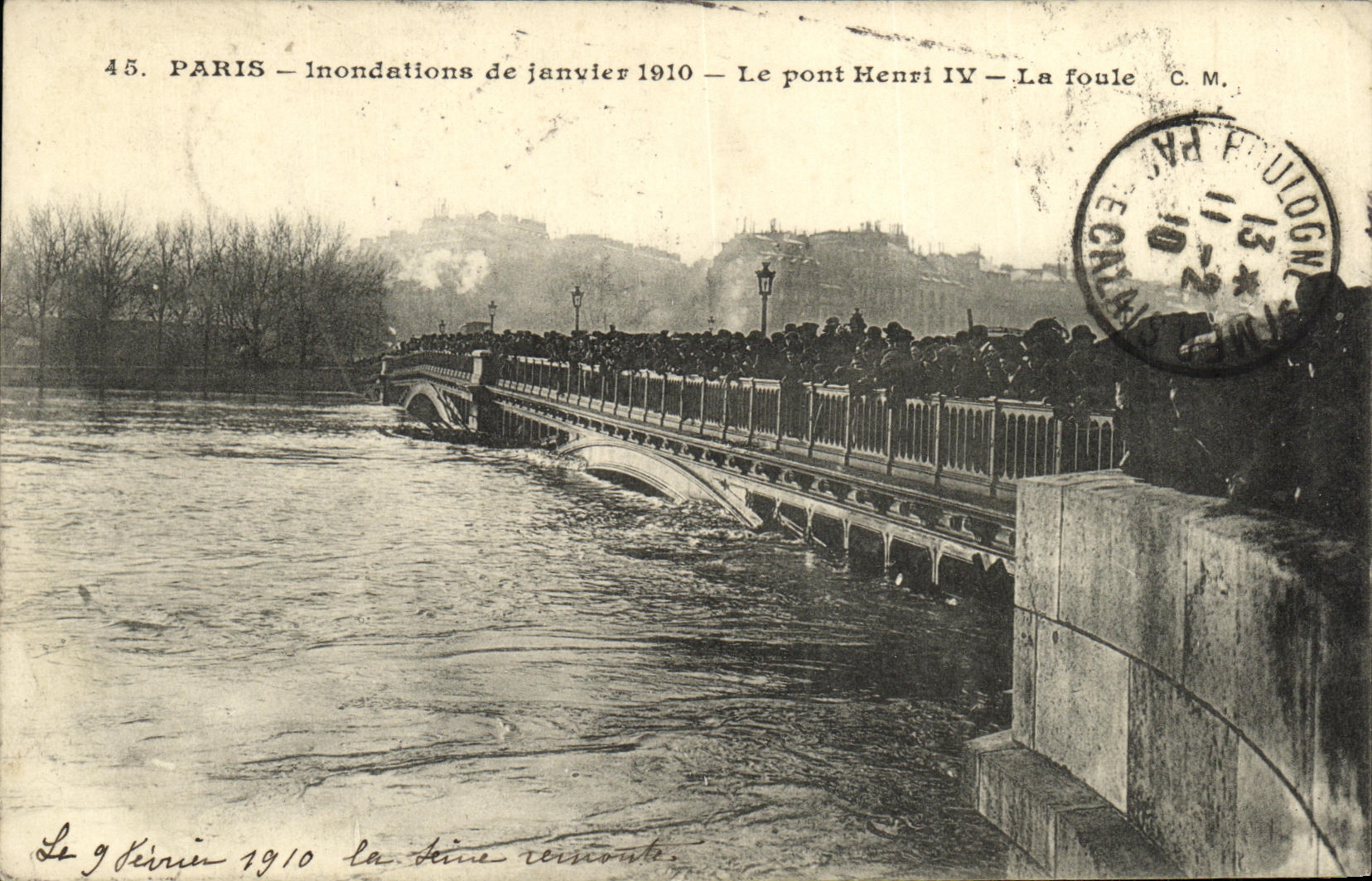 CPA Paris Inondations de Janvier Le Pont Henri IV La foule