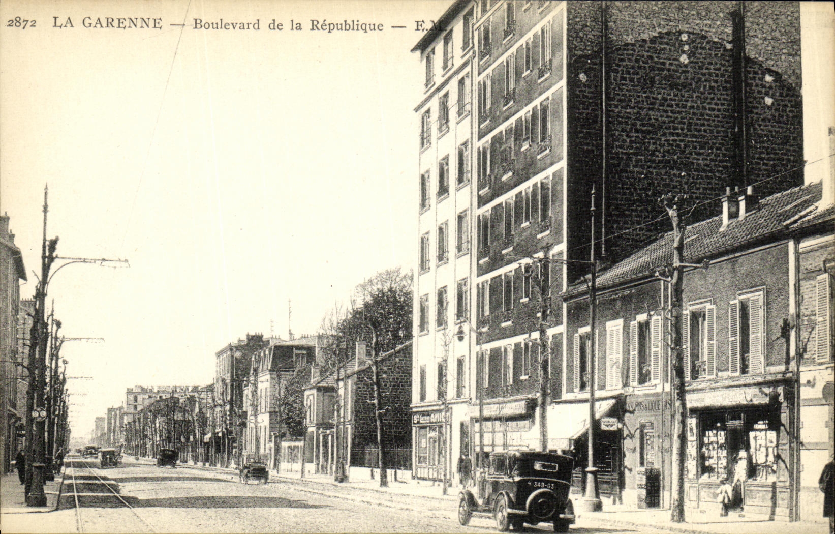 CPA La Garenne Boulevard de la Republique 