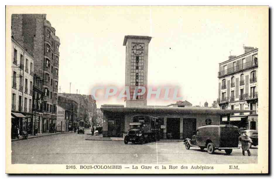 CPA Bois Colombes La Gare et la Rue des Aubepines 