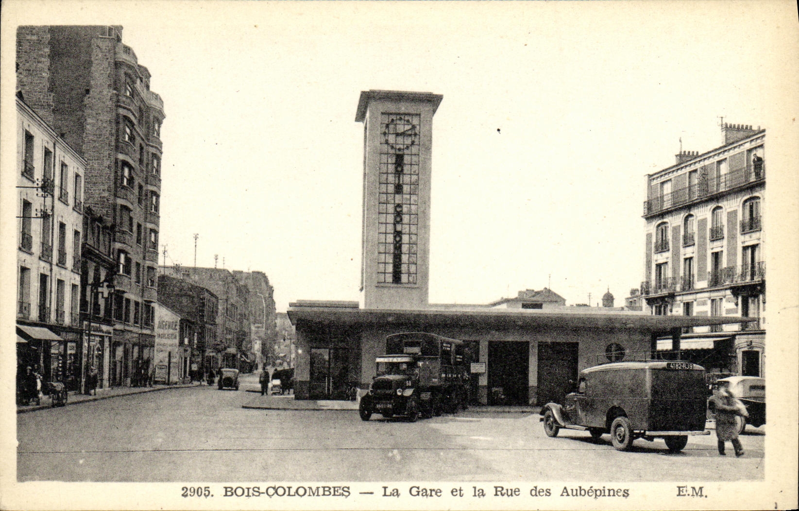 CPA Bois Colombes La Gare et la Rue des Aubepines