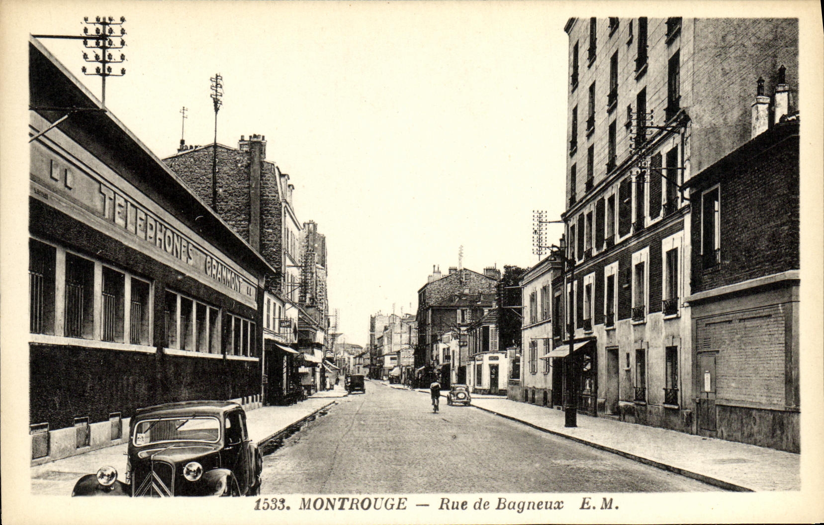 CPA Montrouge Rue de Bagneux Automobile Citroen Traction Avant