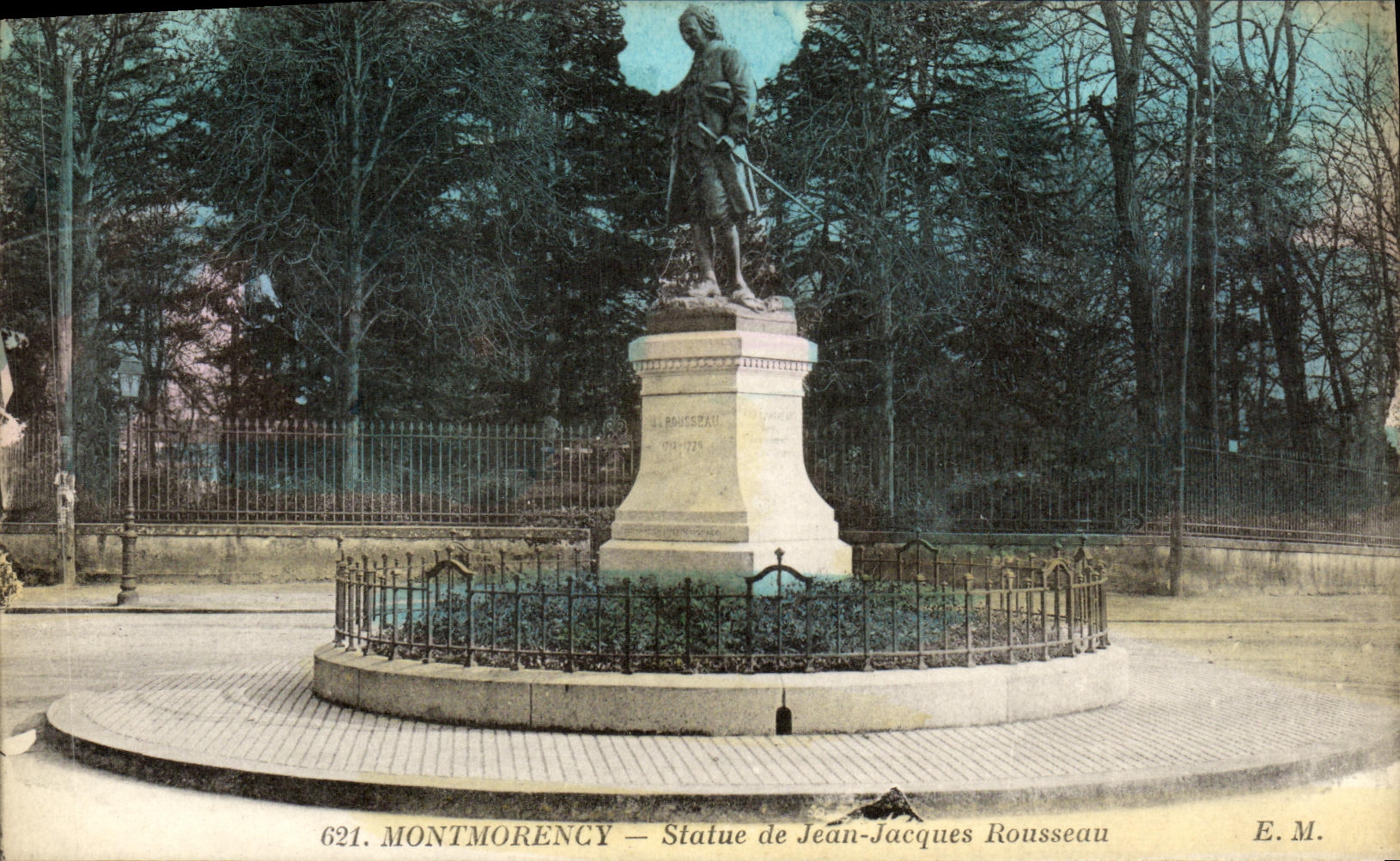 Montmorency — Statue de Jean-Jacques Rousseau — E. M.