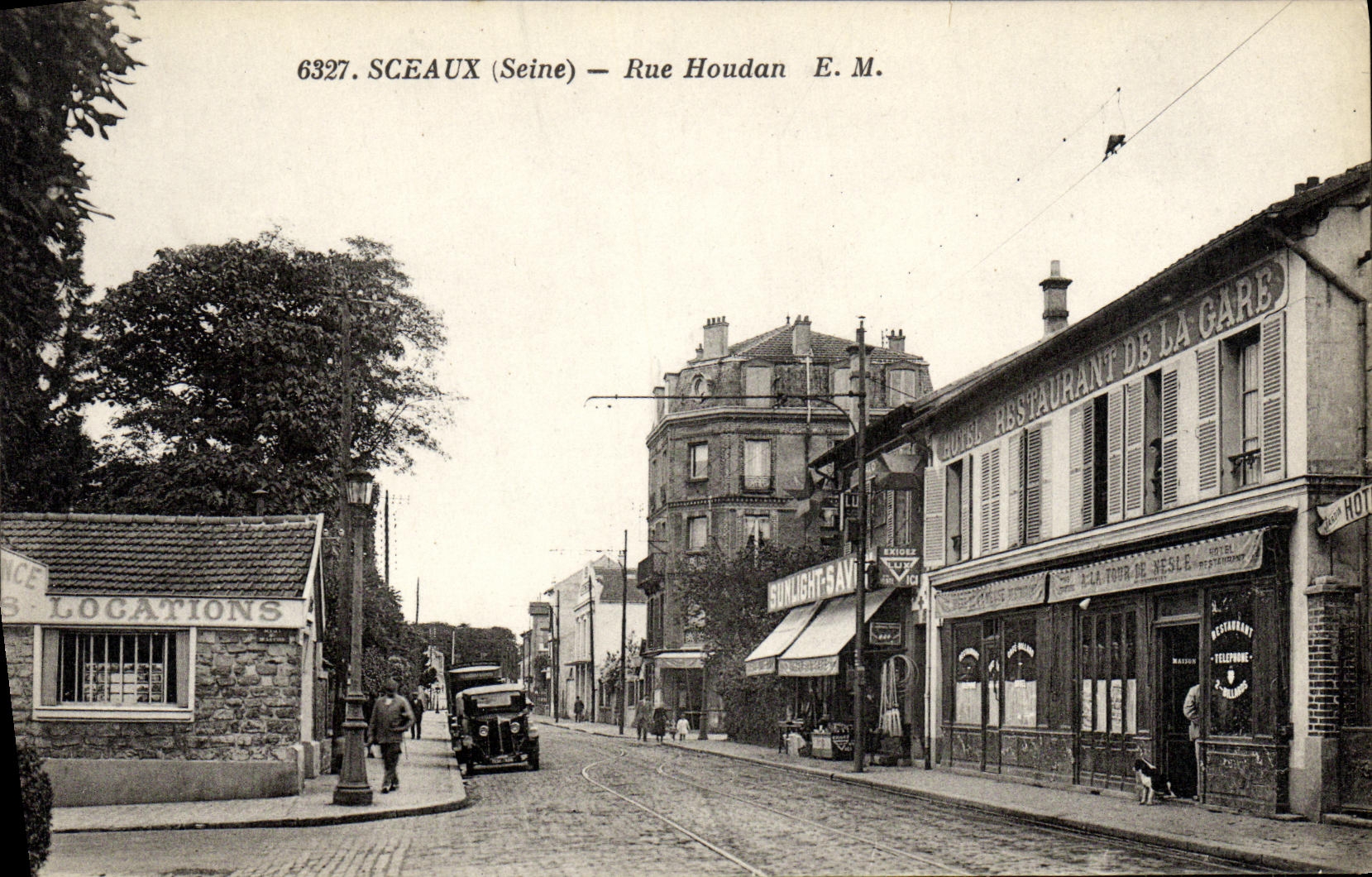 CPA Sceaux Rue Houdan Restaurant de la gare