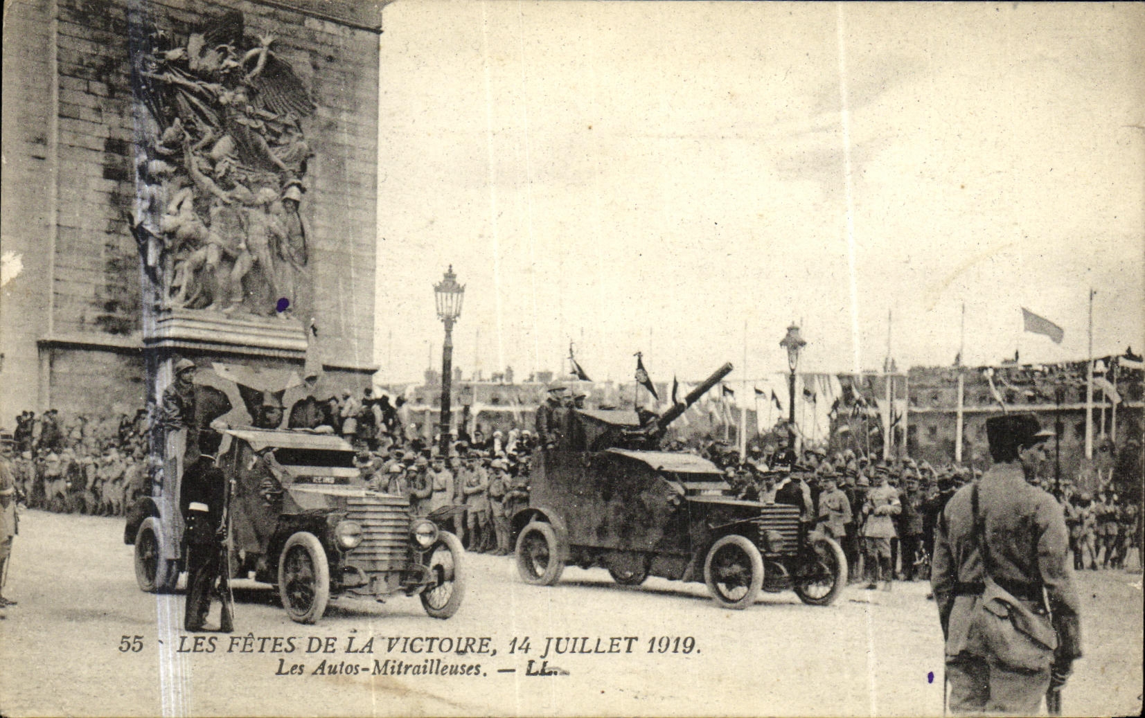 Les Fêtes de la Victoire, 14 juillet 1919 — Les Autos-Mitrailleuses — LL.