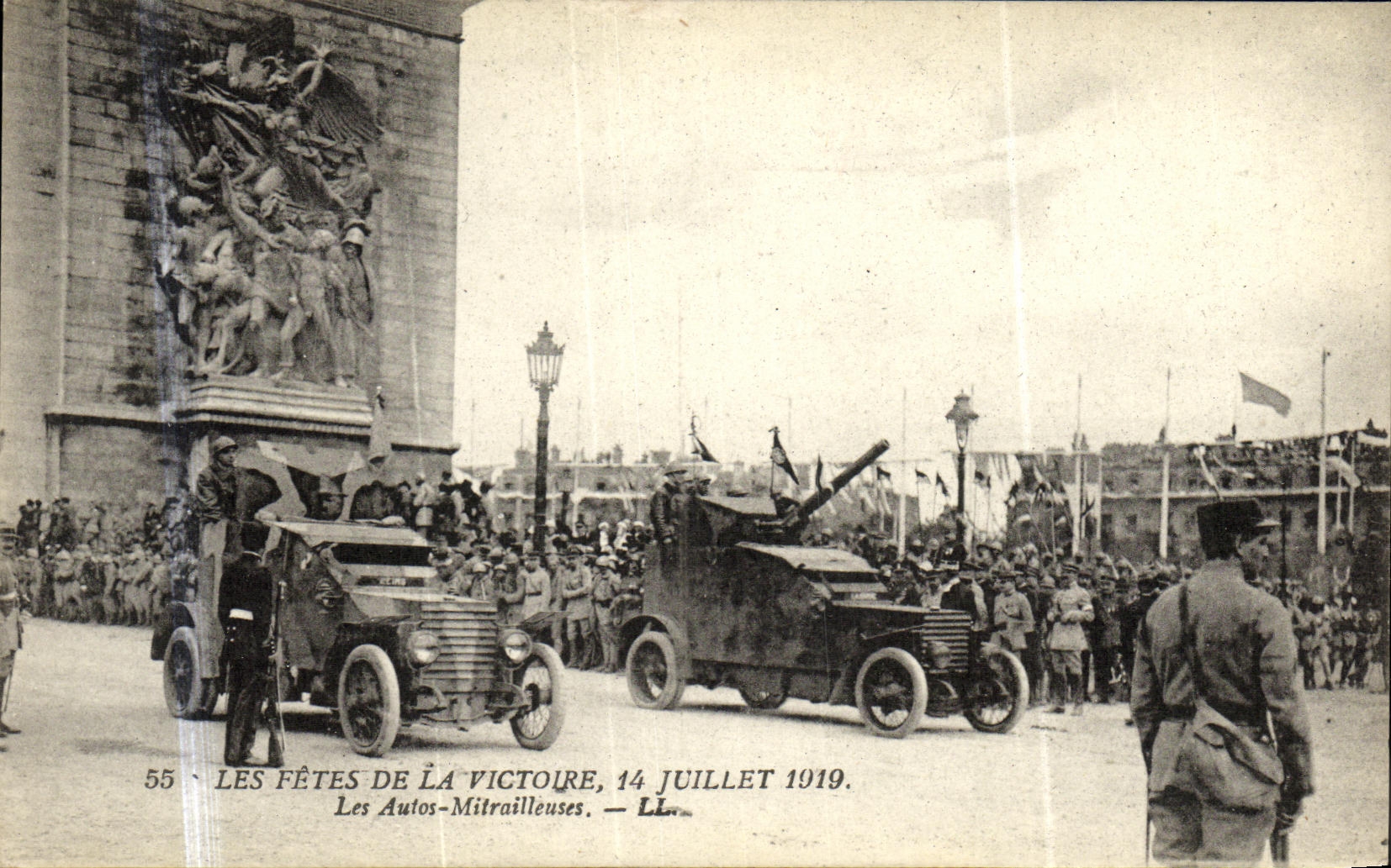 Les Fêtes de la Victoire — Les Autos-Mitrailleuses — LL — 14 juillet 1919