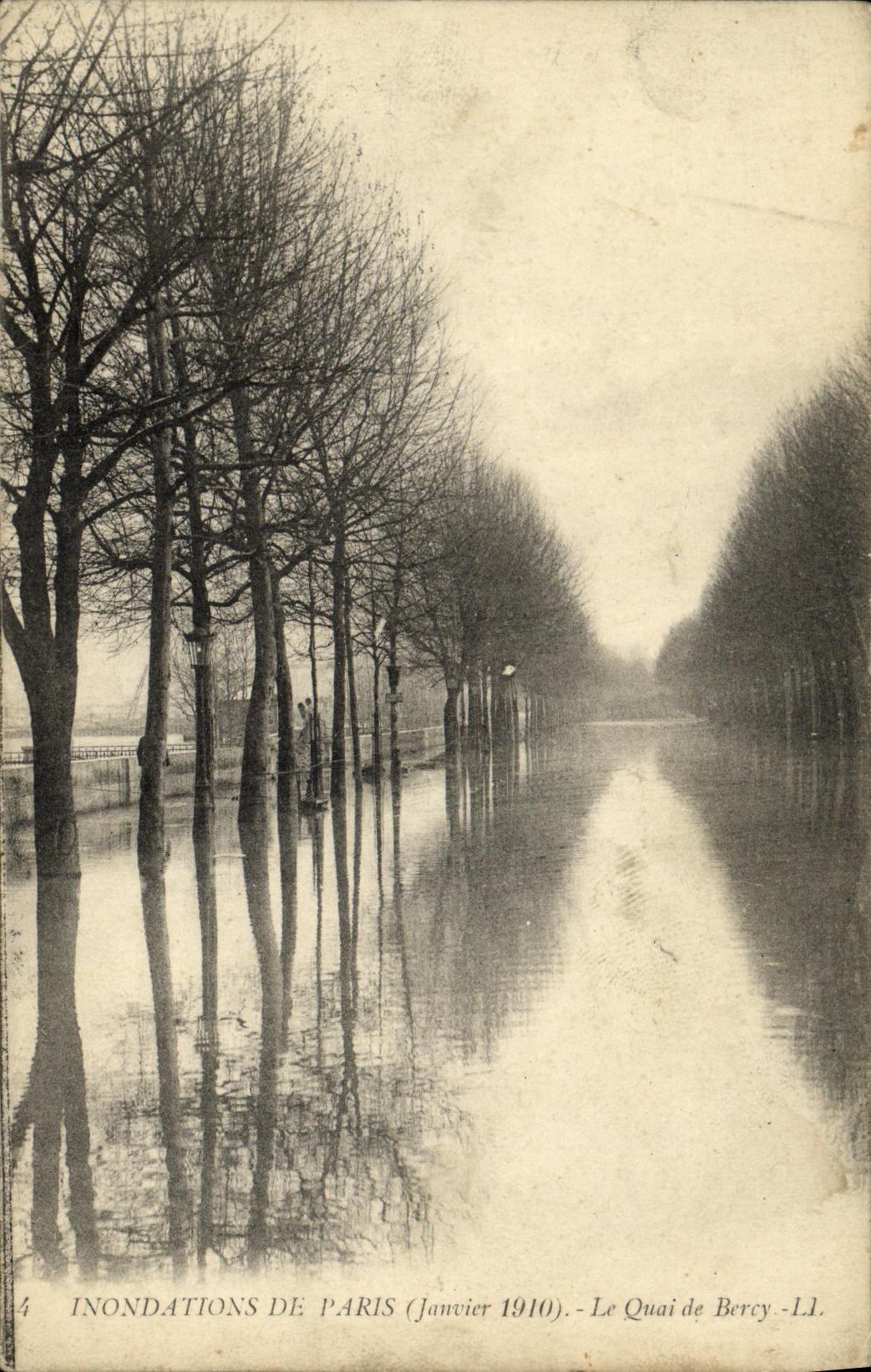 CPA Inondations de Paris Le Quai de Bercy 