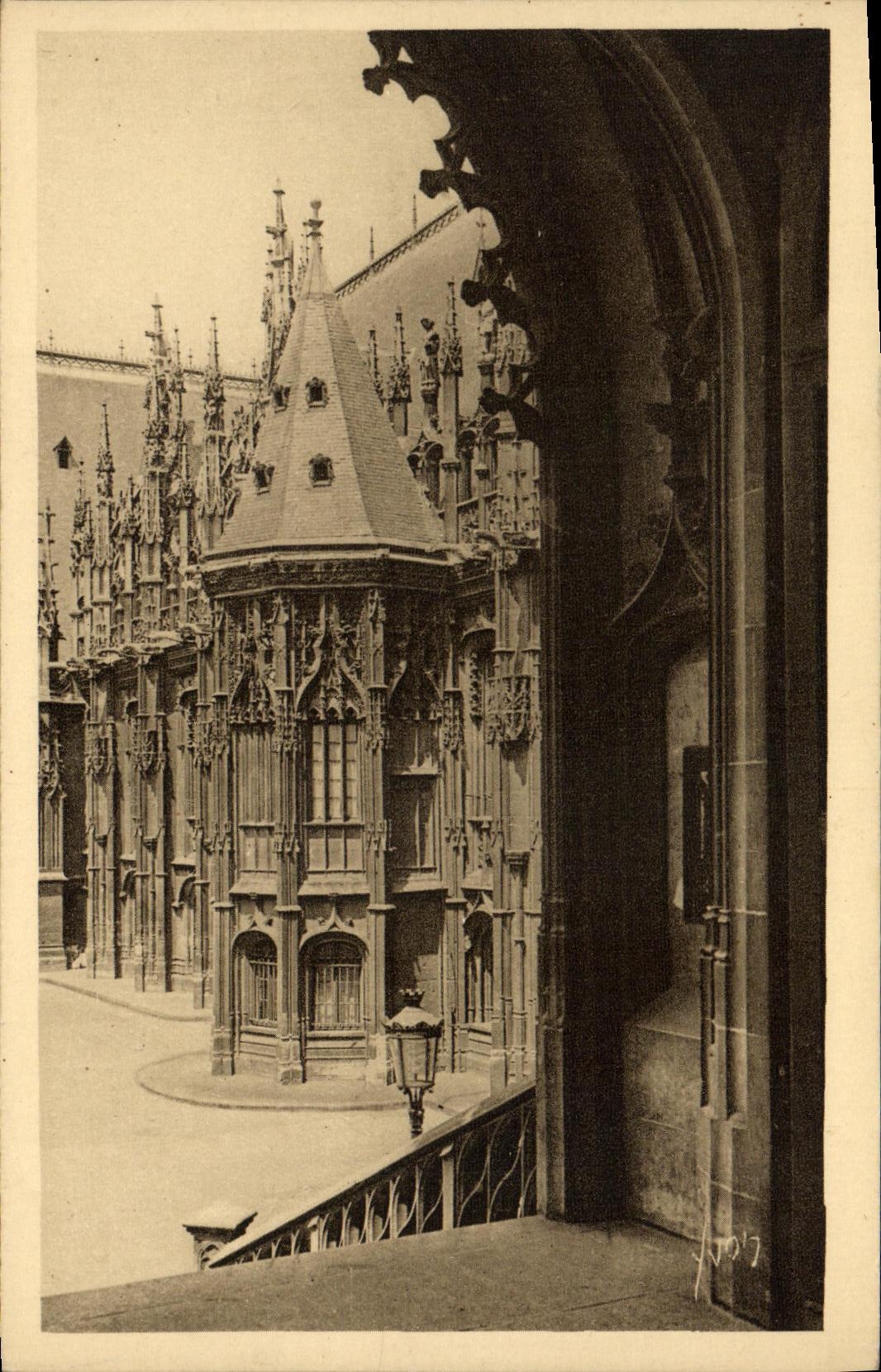 CPA Rouen Detail du Palais de Justice