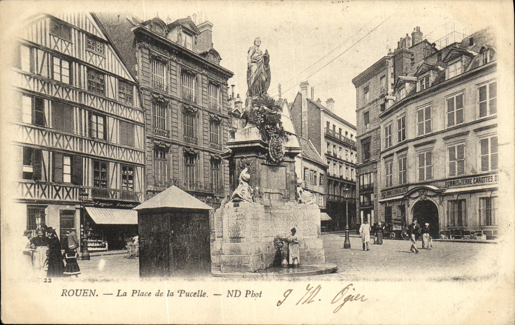CPA Rouen La Place de la Pucelle Jeanne d Arc