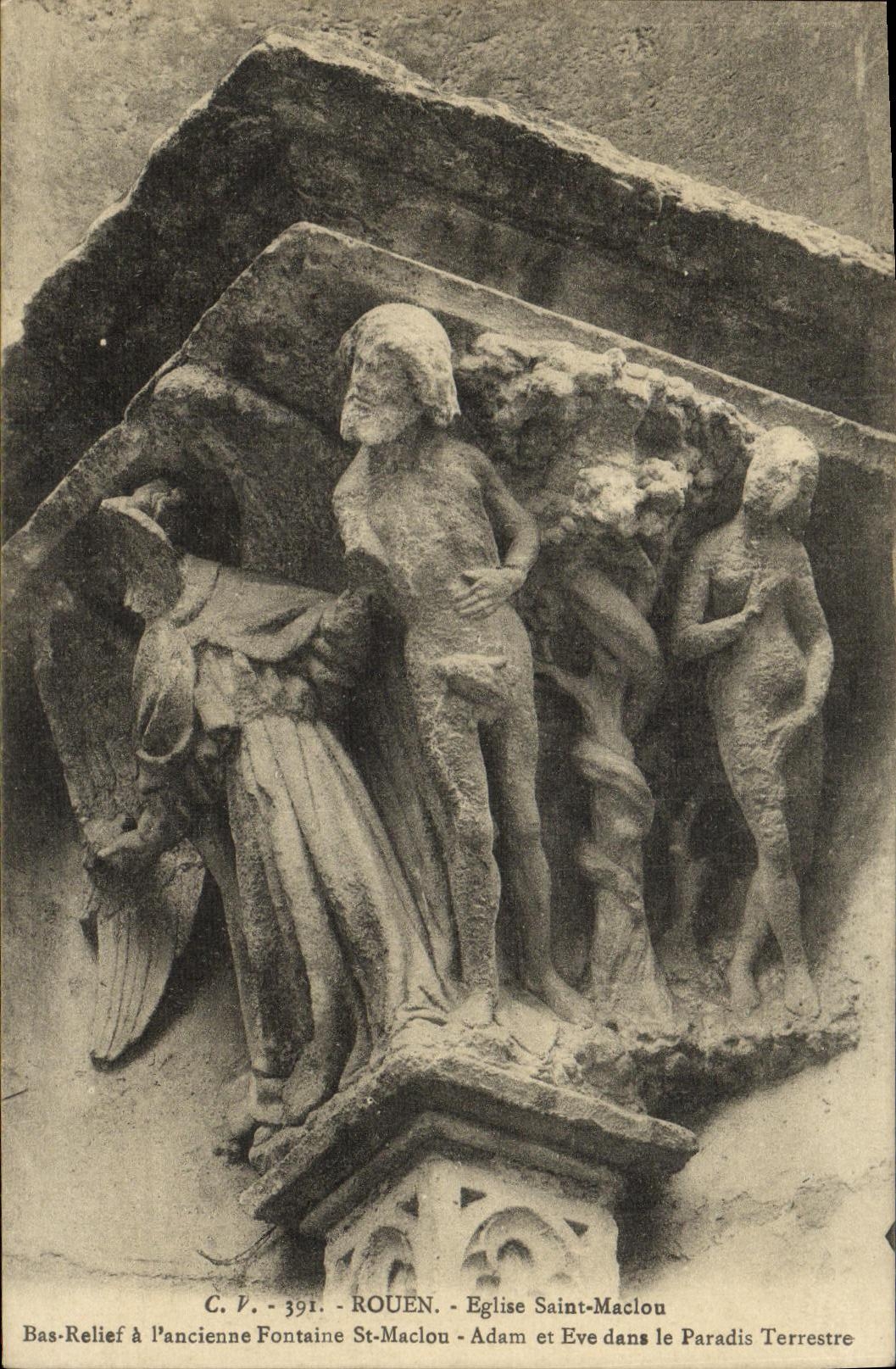 CPA Rouen Eglise Saint Maclou Bas relief a l ancienne fontaine St Maclou Adam et Eve dans le paradis terrestre