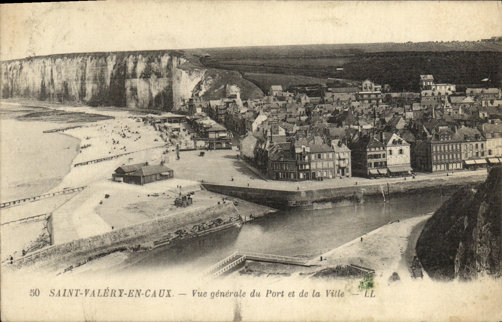 Saint-Valéry-en-Caux — Vue générale du Port et de la Ville — LL