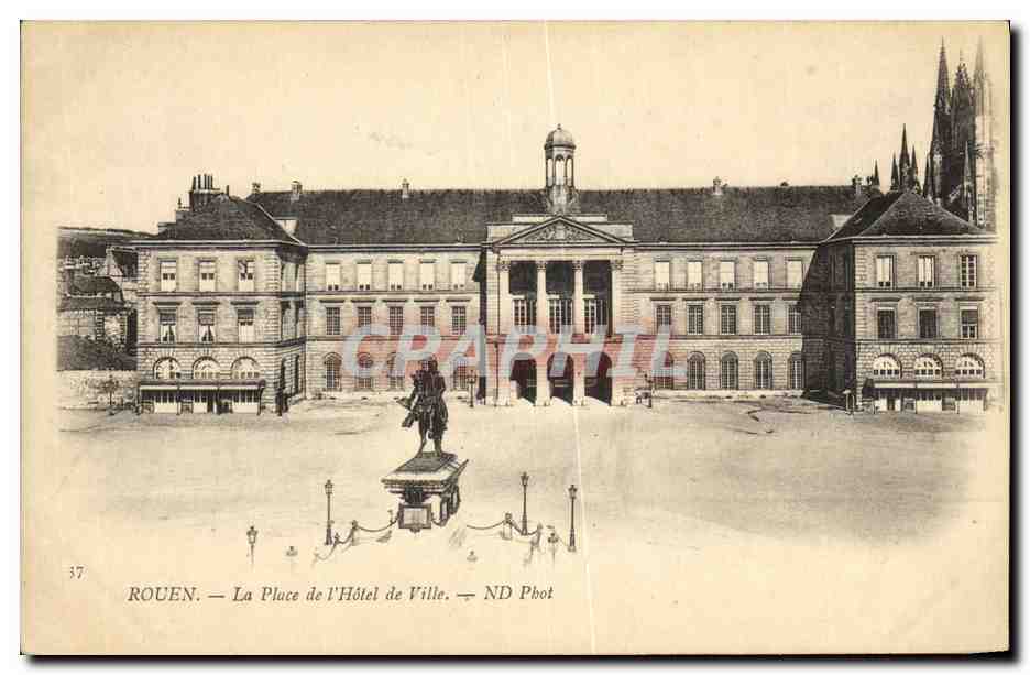 CPA Rouen La Place de l Hotel de Ville 
