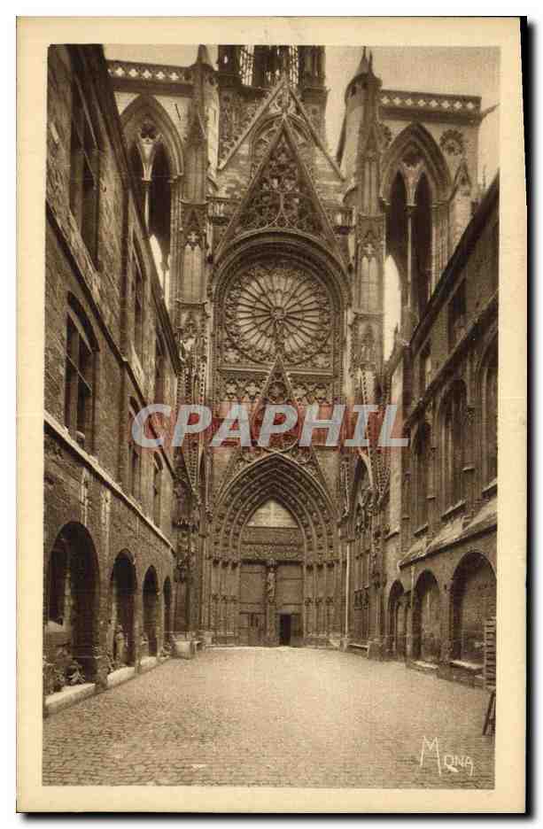 CPA Rouen La Ville Musee Cathedrale Cour et portail des libraires